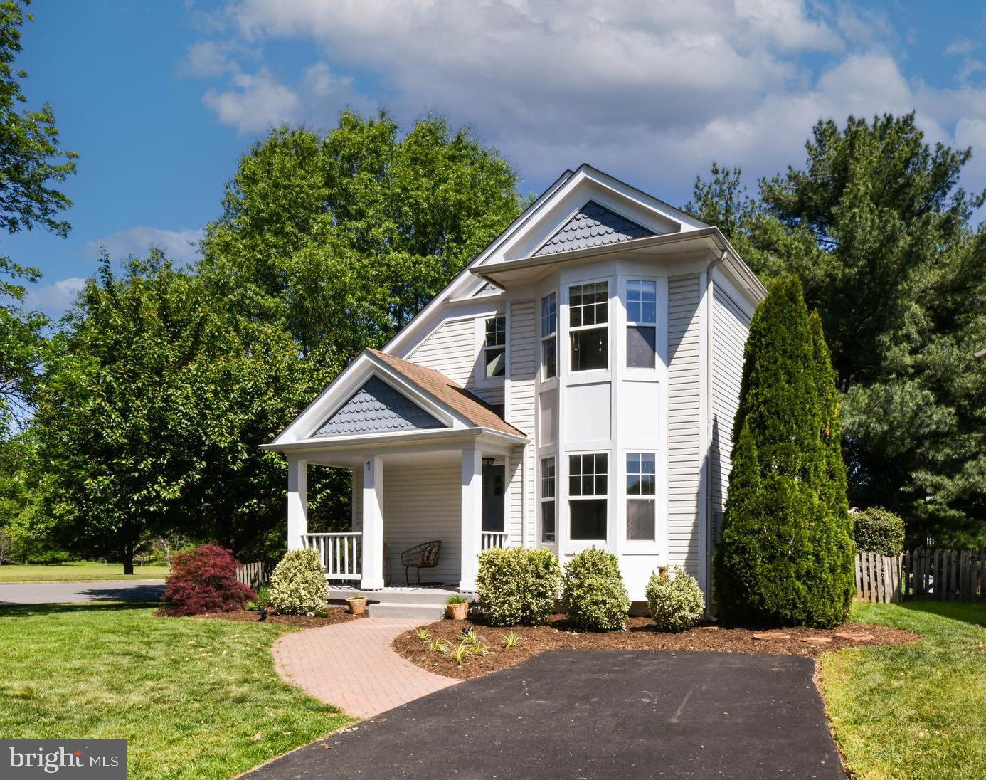 1 GLENGYLE LANE