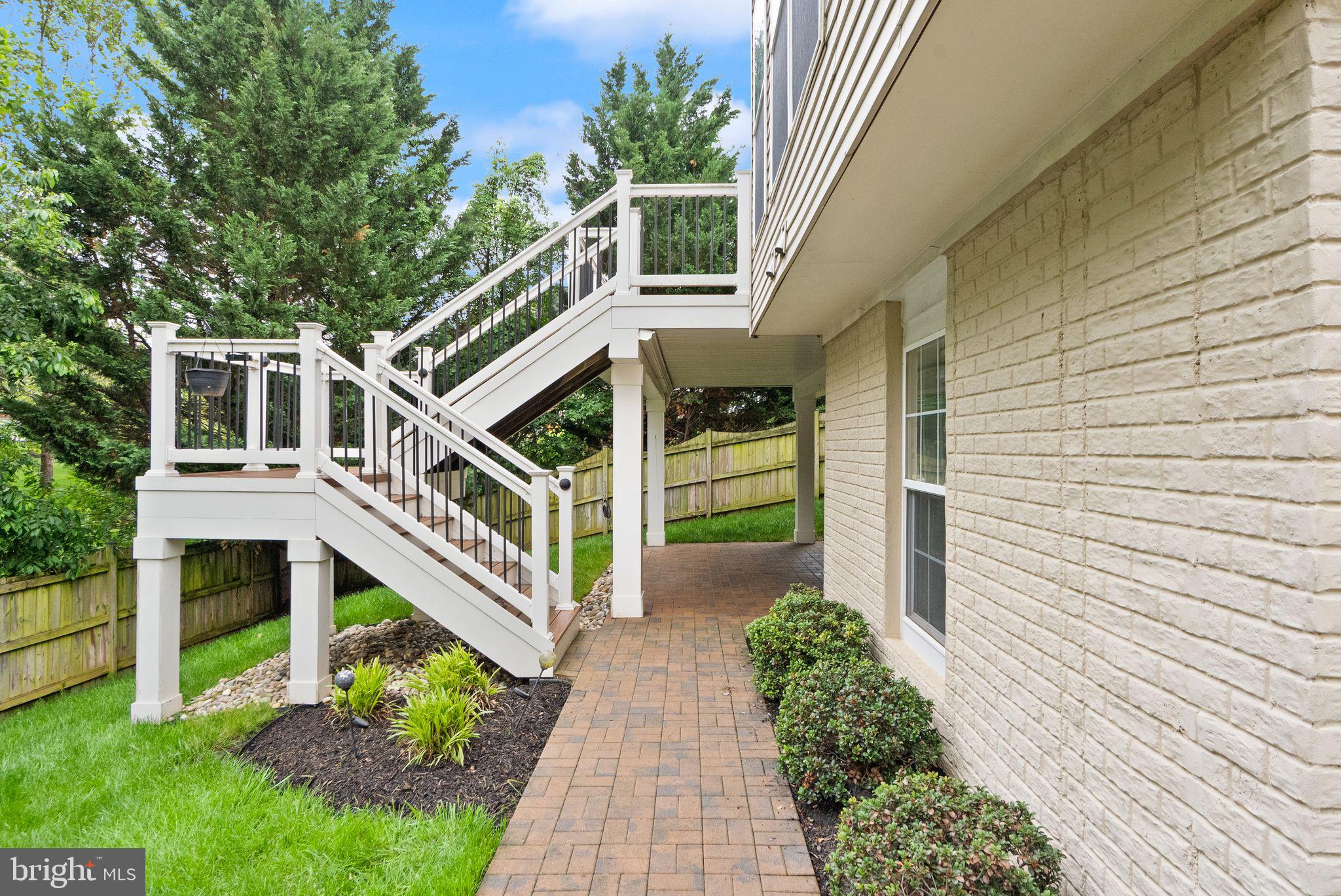 175 ALPINE DRIVE SE