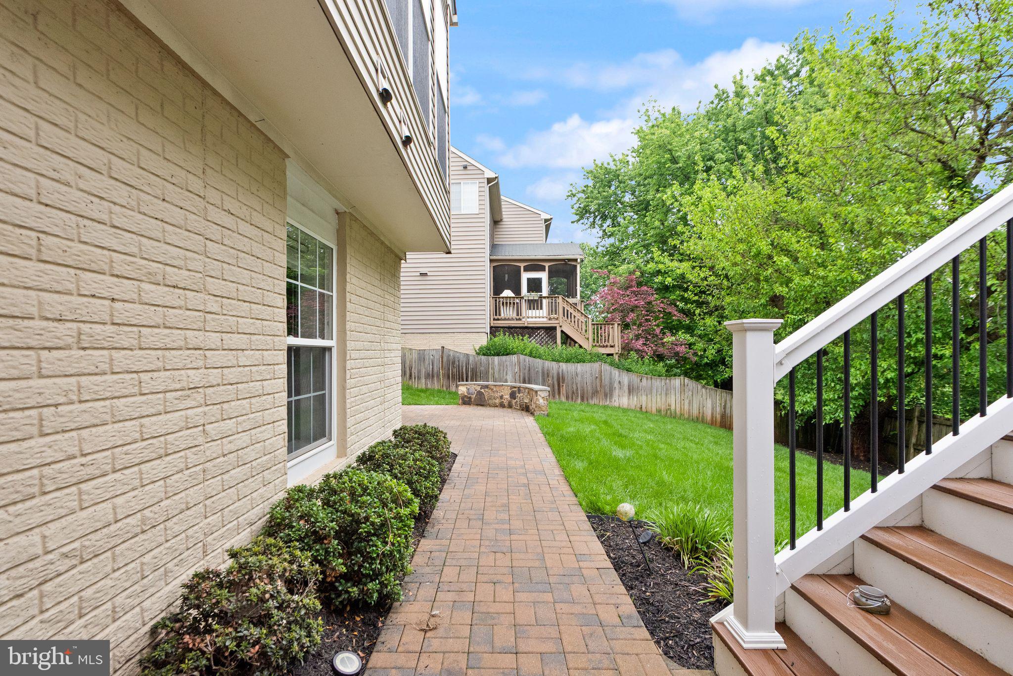 175 ALPINE DRIVE SE