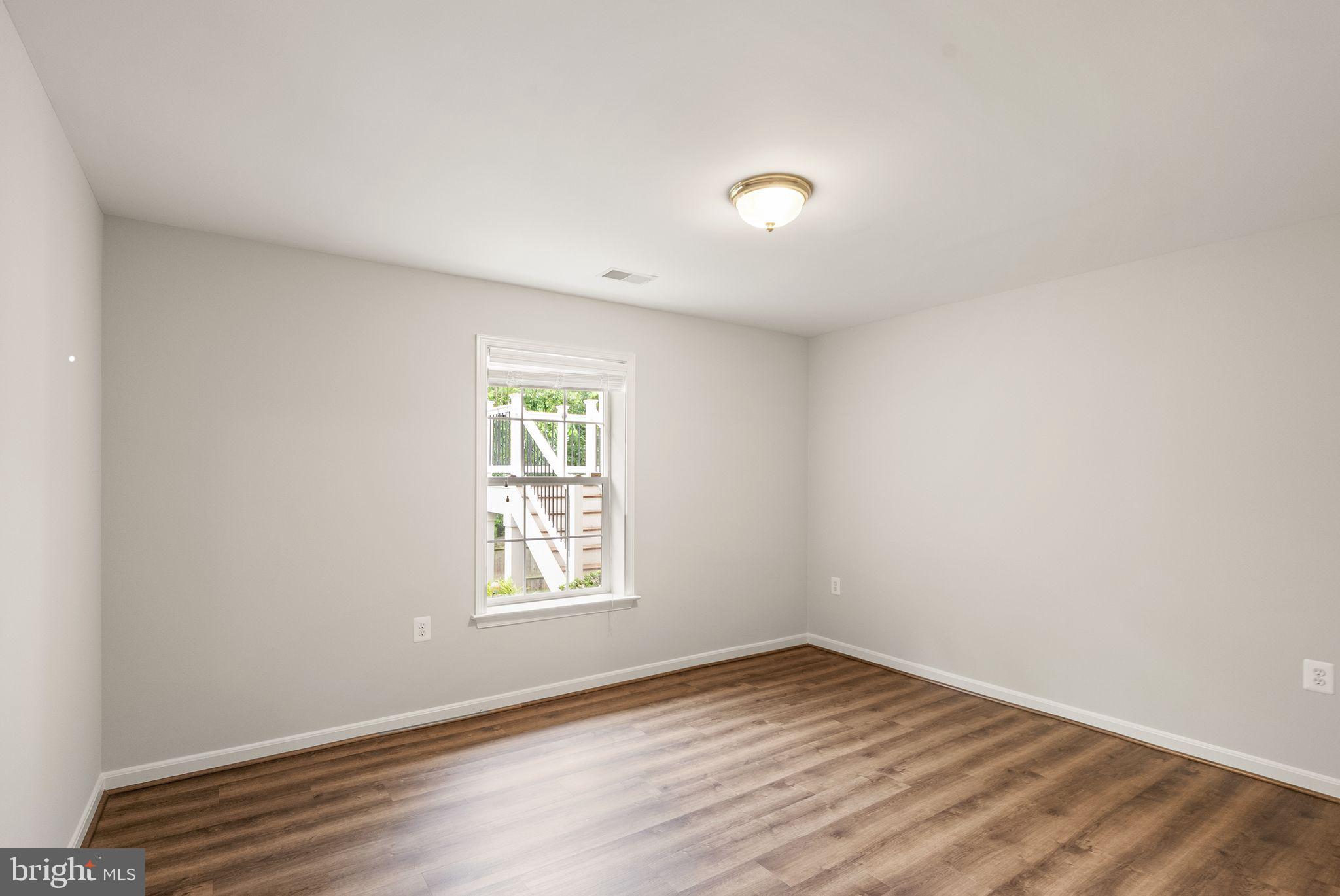 175 ALPINE DRIVE SE