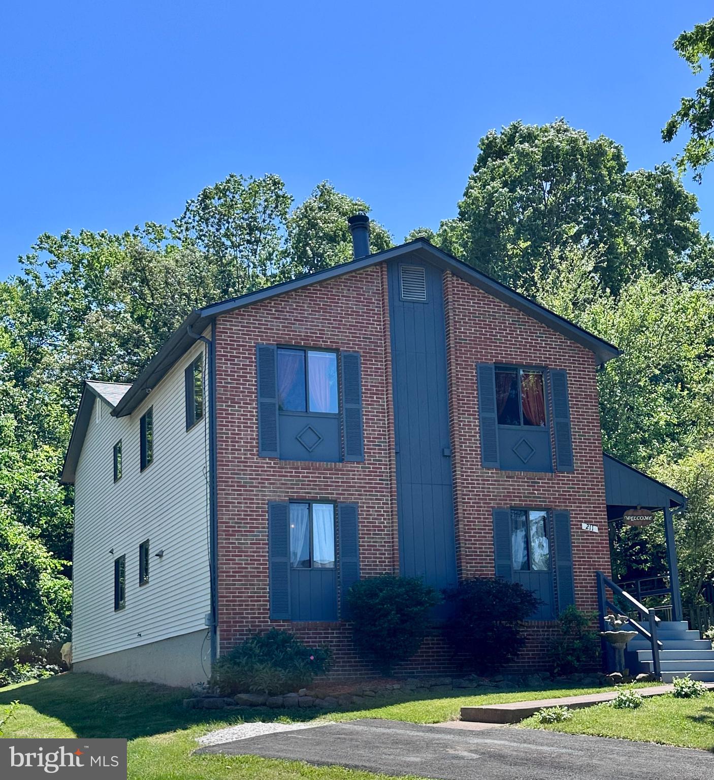 211 KEYES COURT