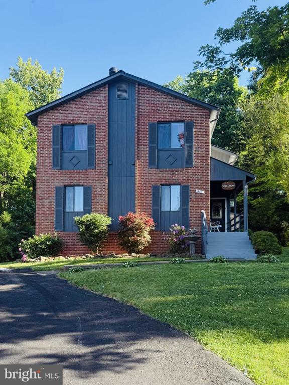 211 KEYES COURT