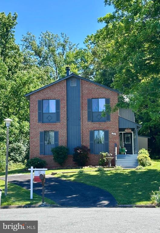 211 KEYES COURT