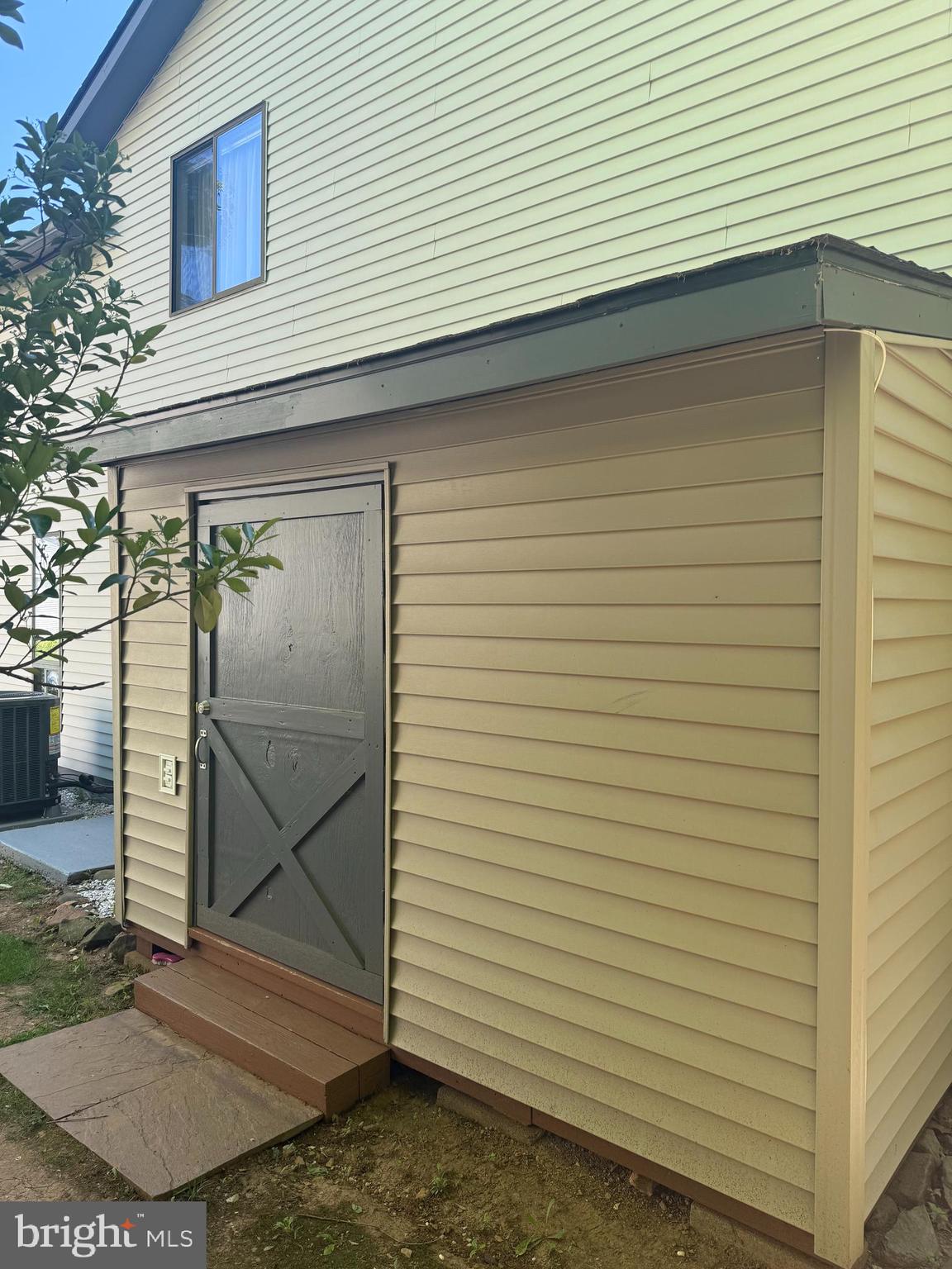 211 KEYES COURT