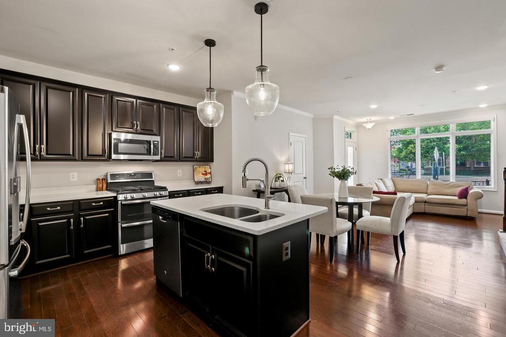 1102 RIBBON LIMESTONE TERRACE SE