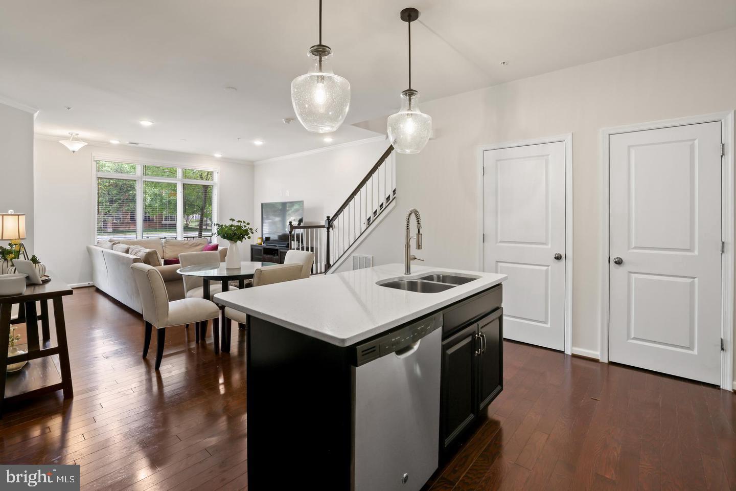 1102 RIBBON LIMESTONE TERRACE SE
