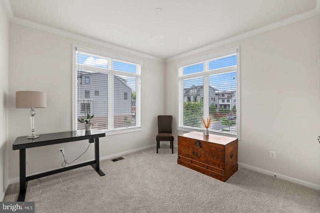 1102 RIBBON LIMESTONE TERRACE SE