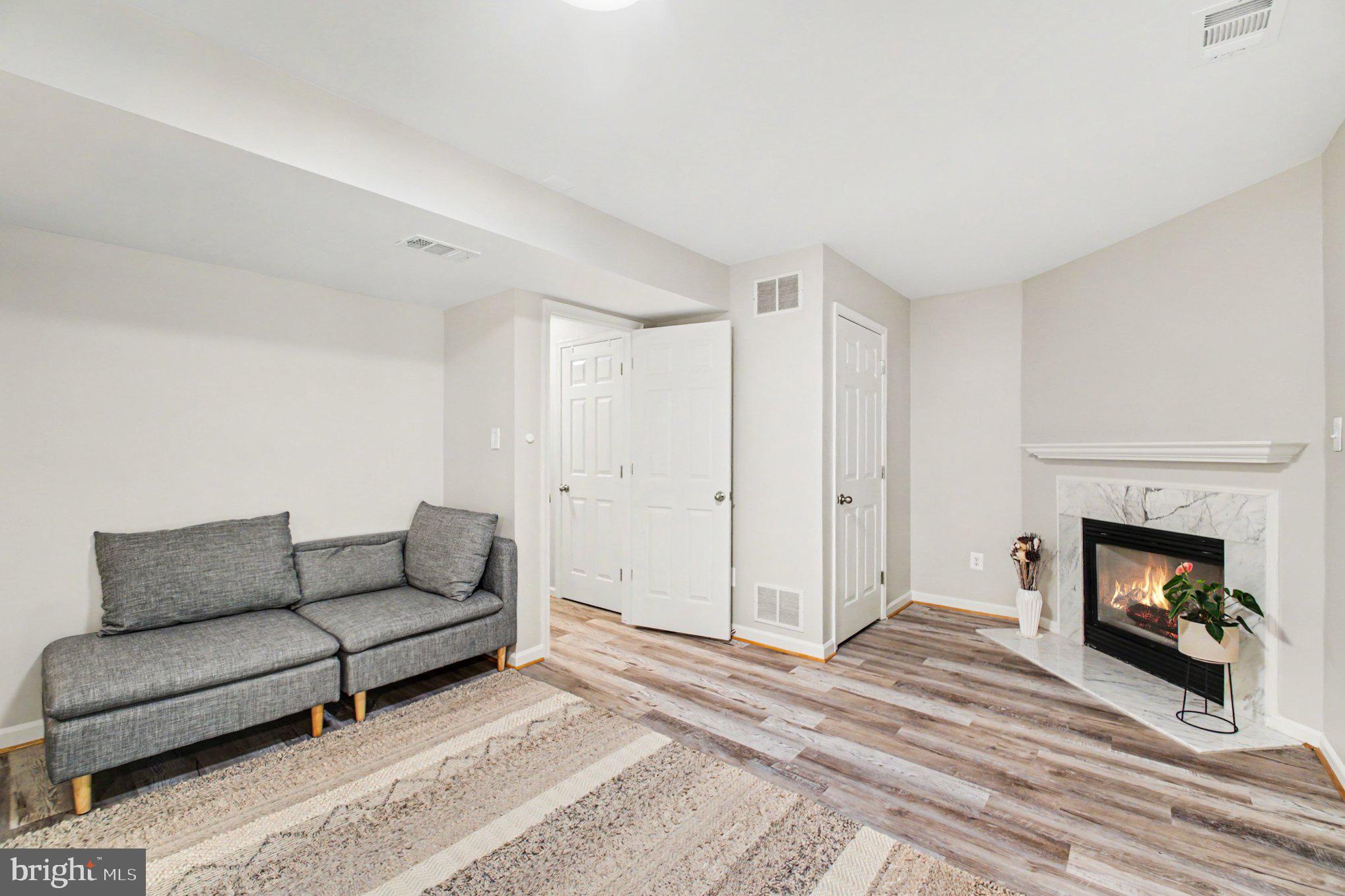 721 VANDERBILT TERRACE SE