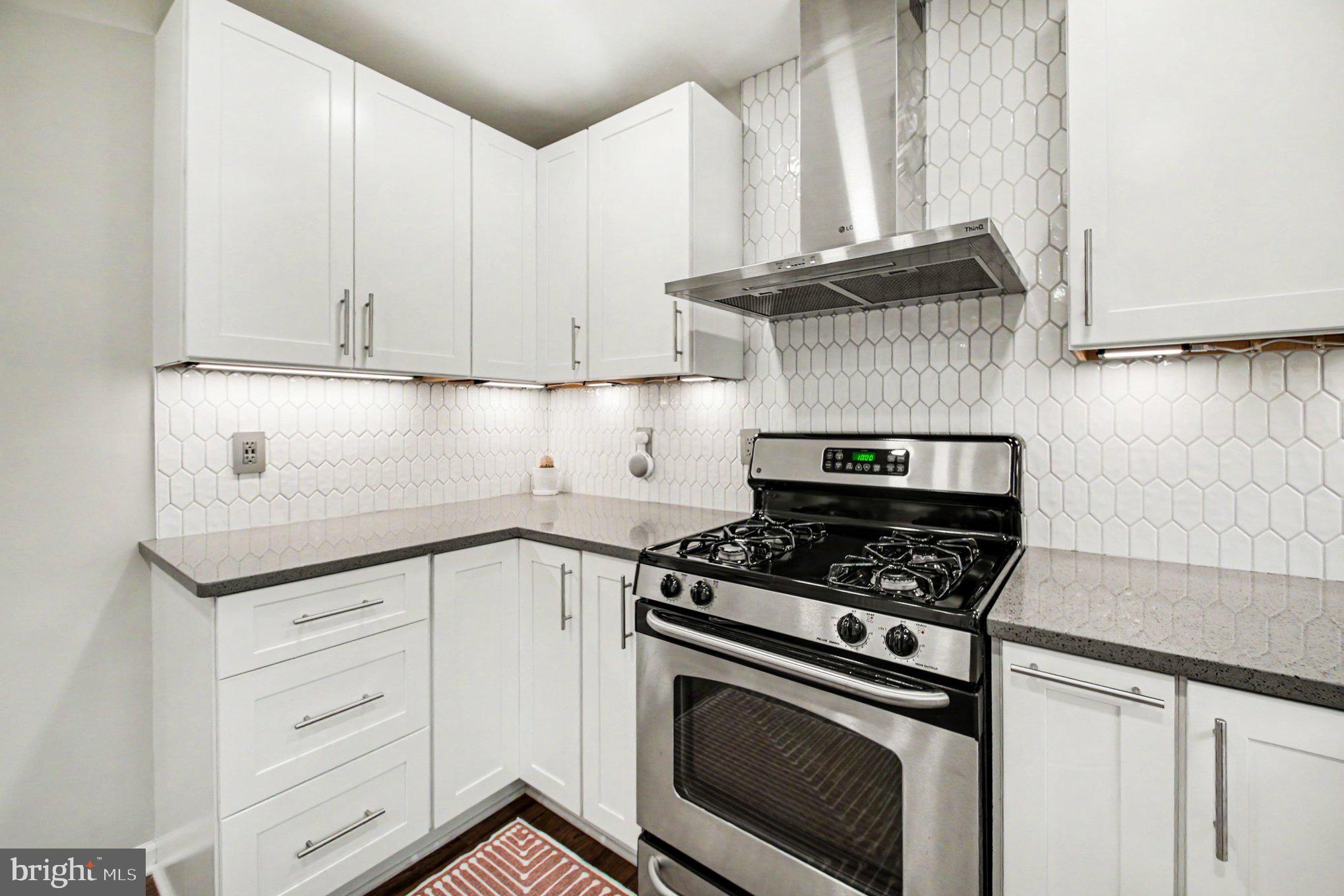 721 VANDERBILT TERRACE SE