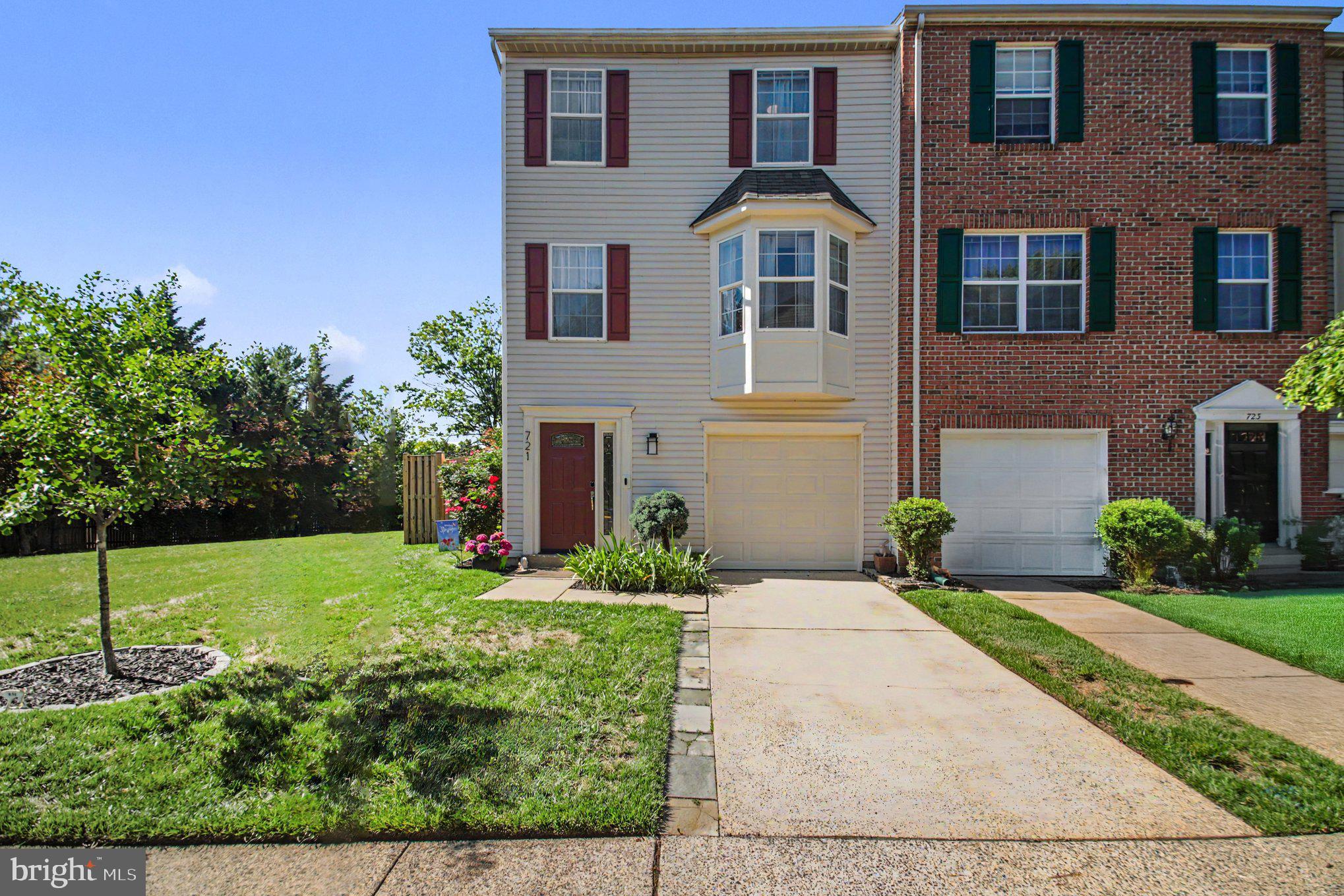 721 VANDERBILT TERRACE SE