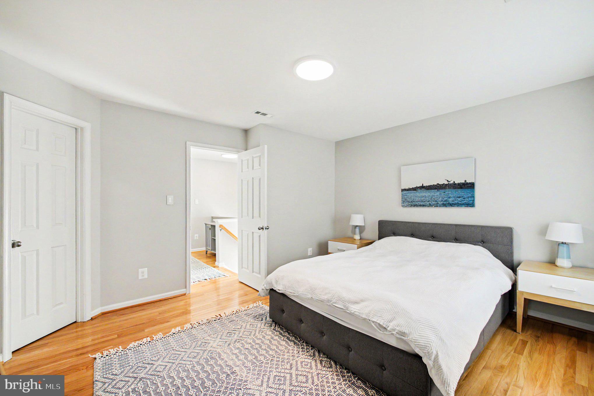 721 VANDERBILT TERRACE SE