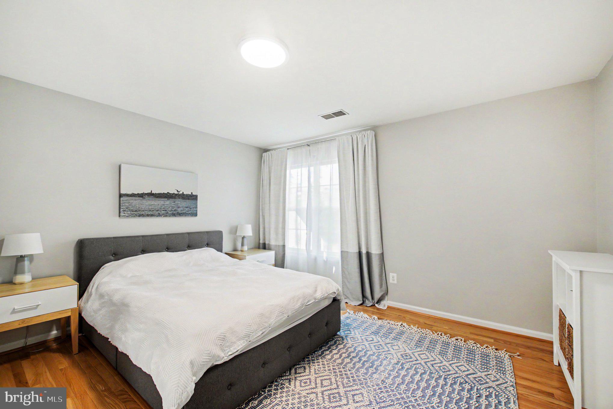 721 VANDERBILT TERRACE SE