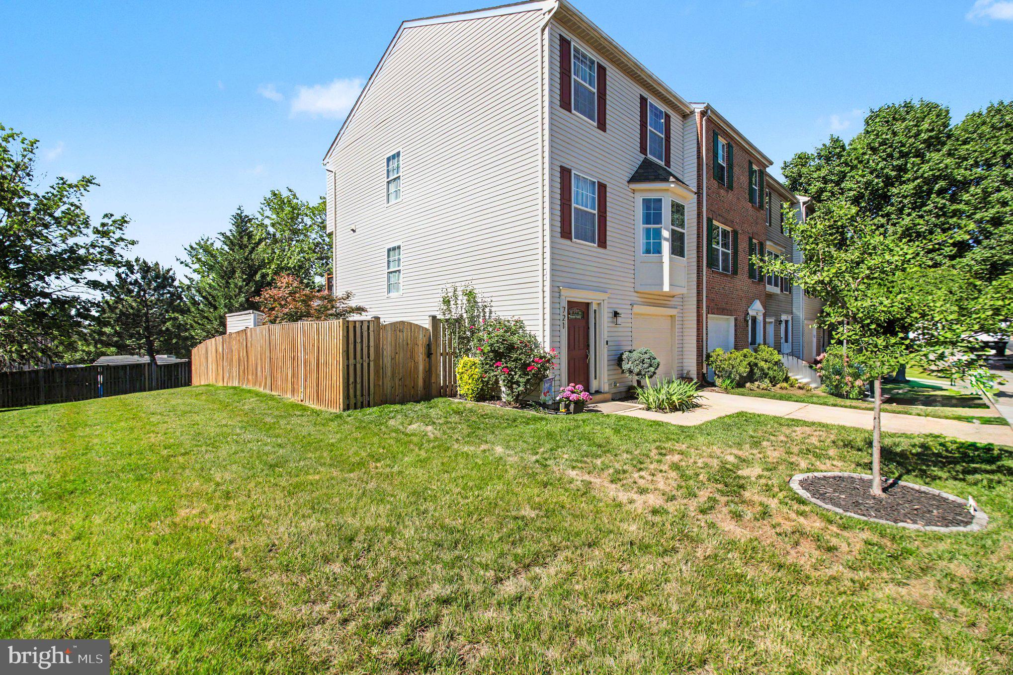 721 VANDERBILT TERRACE SE