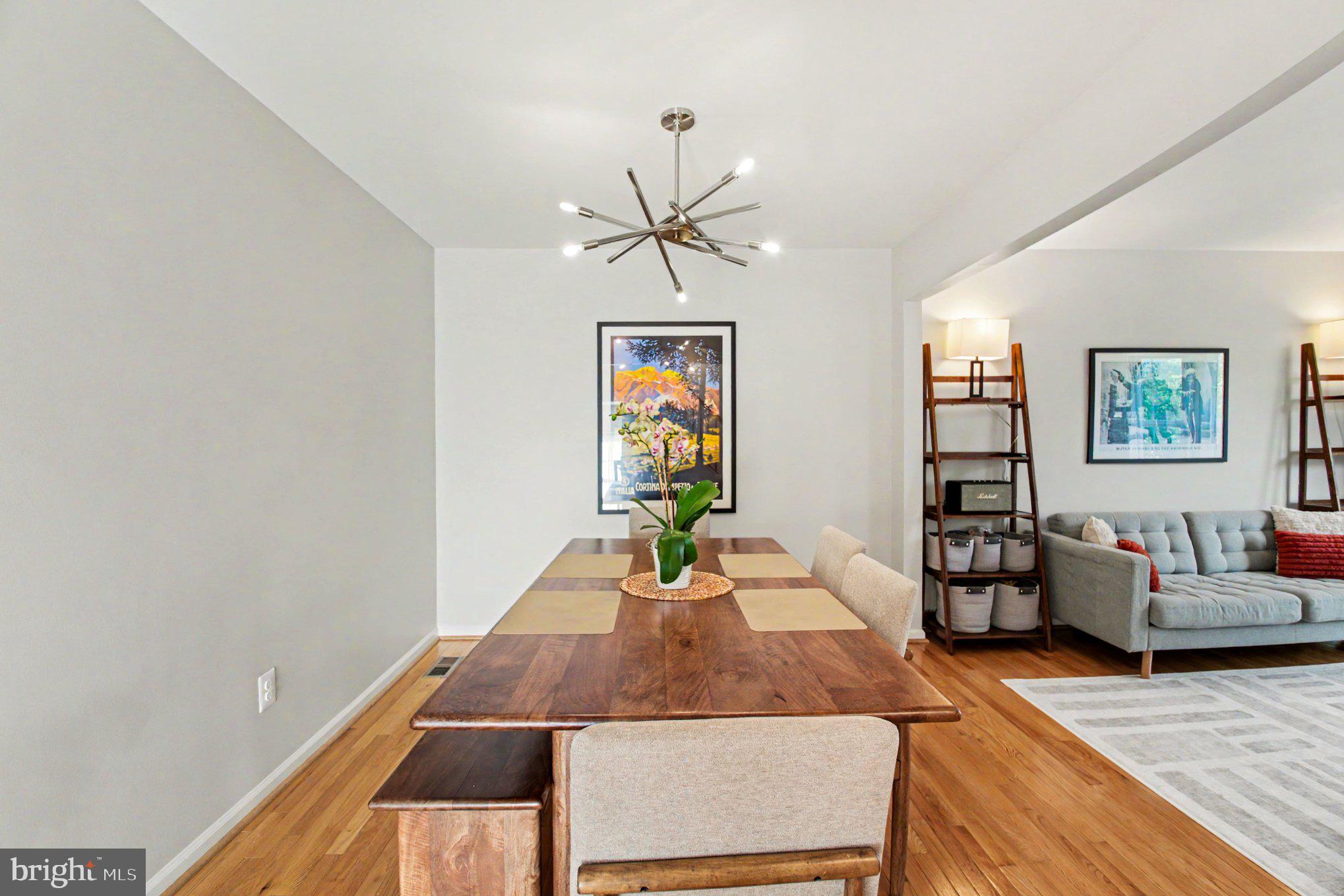 721 VANDERBILT TERRACE SE