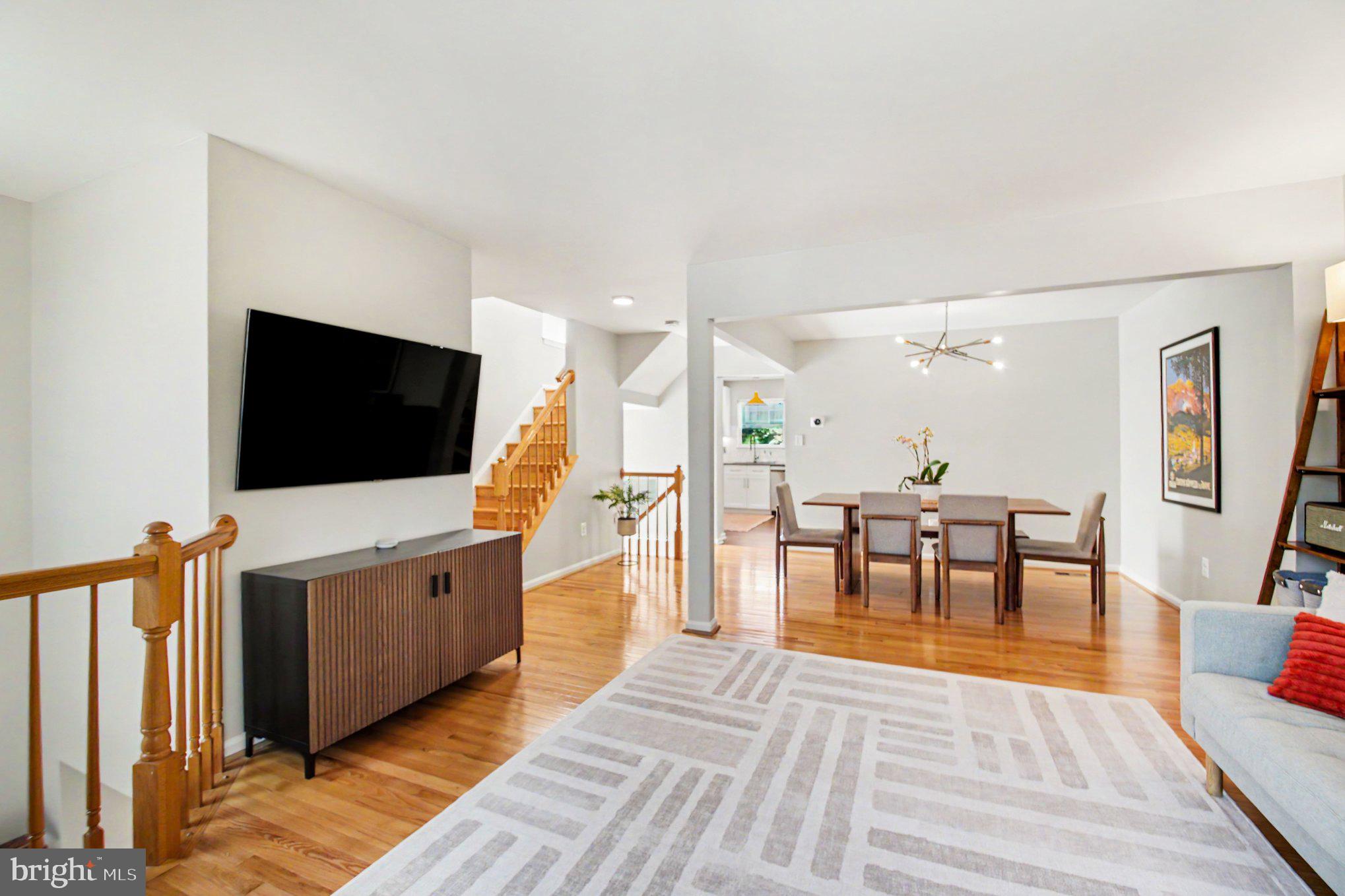 721 VANDERBILT TERRACE SE