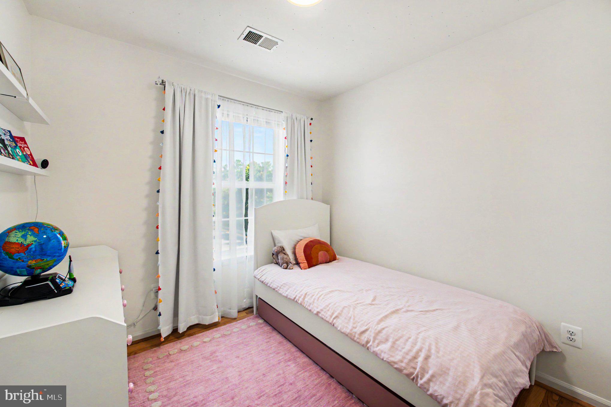 721 VANDERBILT TERRACE SE
