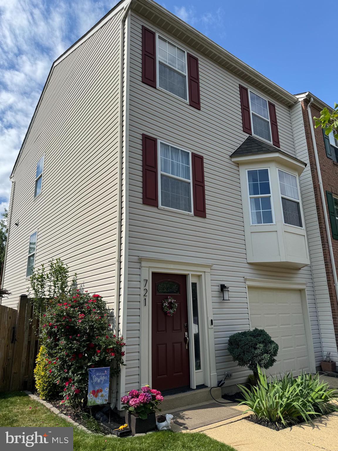 721 VANDERBILT TERRACE SE