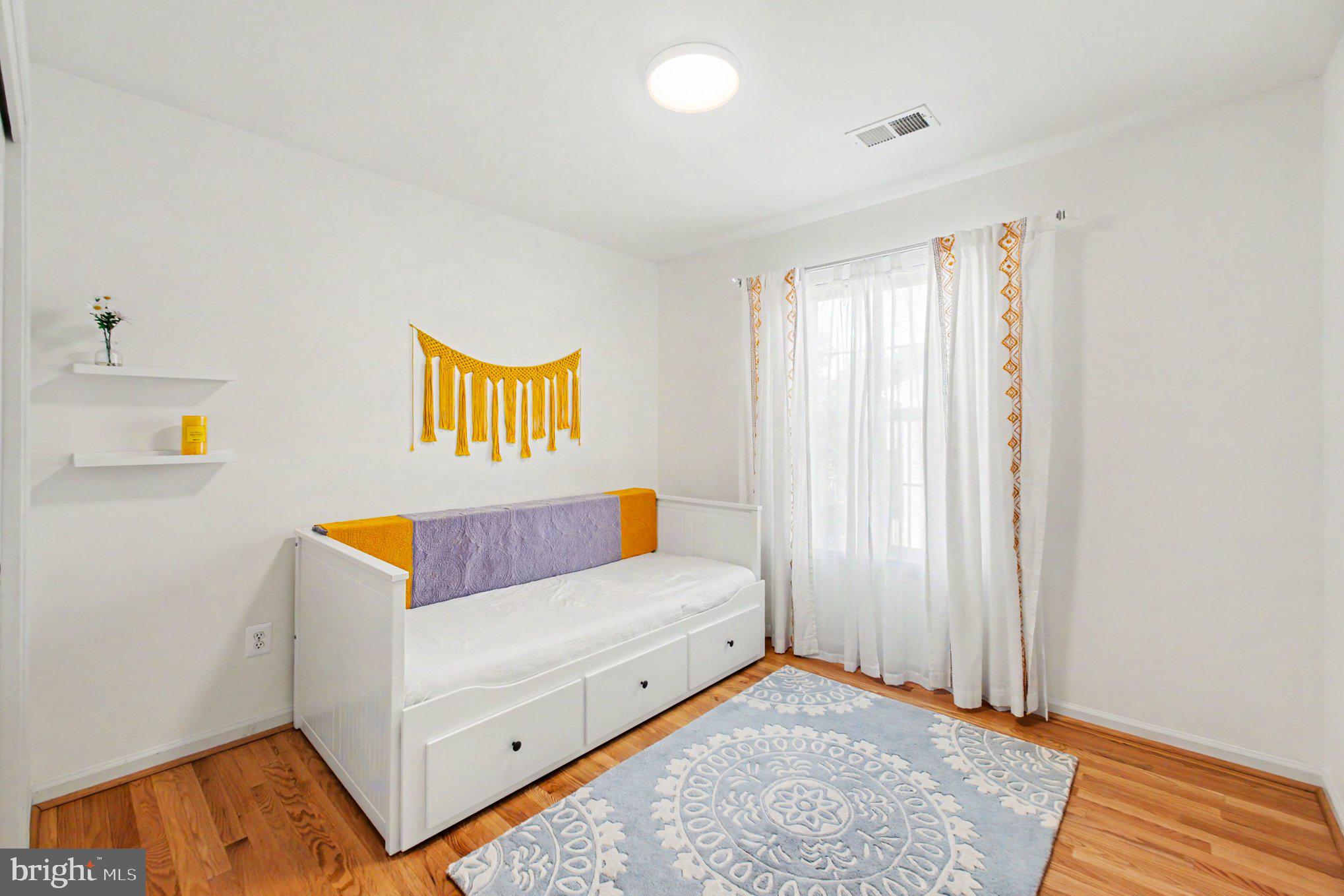 721 VANDERBILT TERRACE SE