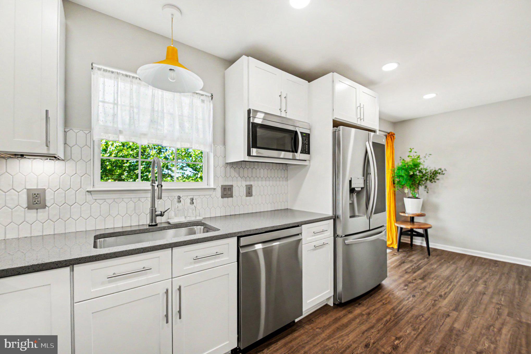 721 VANDERBILT TERRACE SE