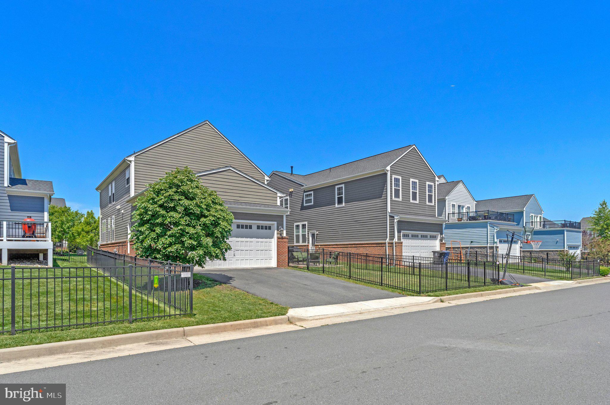 1007 THEMIS STREET SE