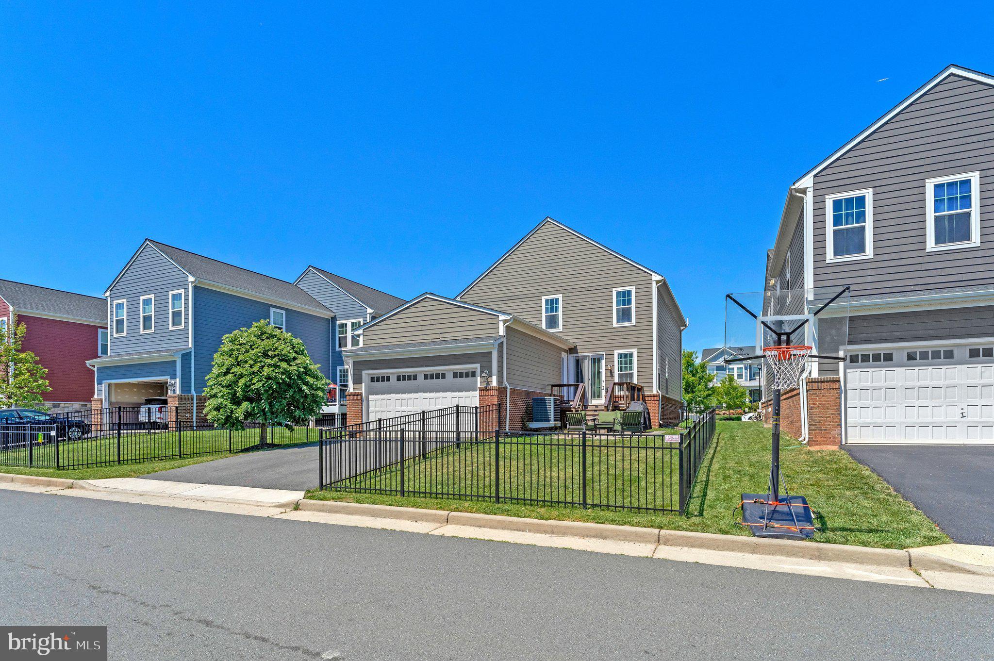 1007 THEMIS STREET SE