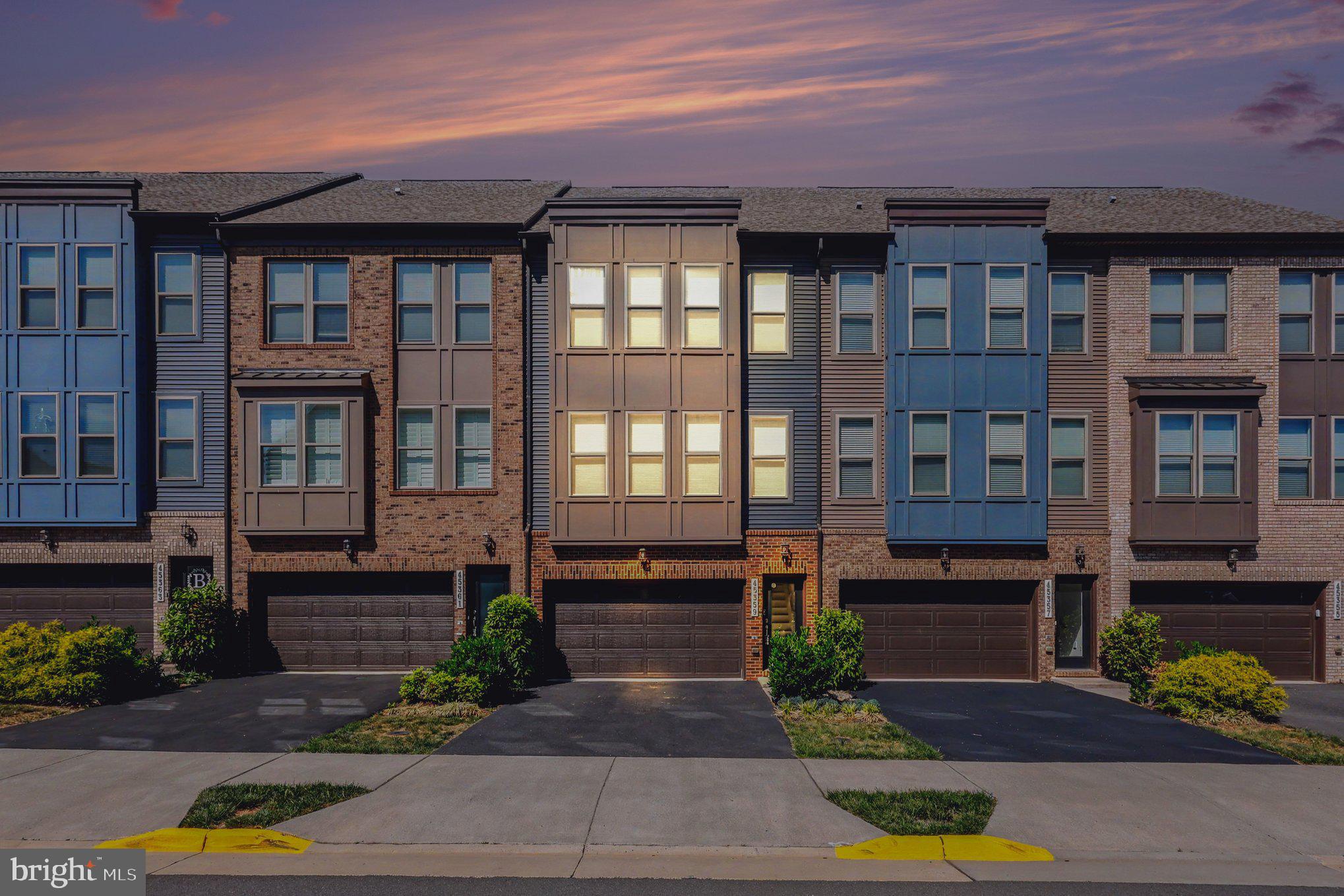 45359 DAVENO SQUARE