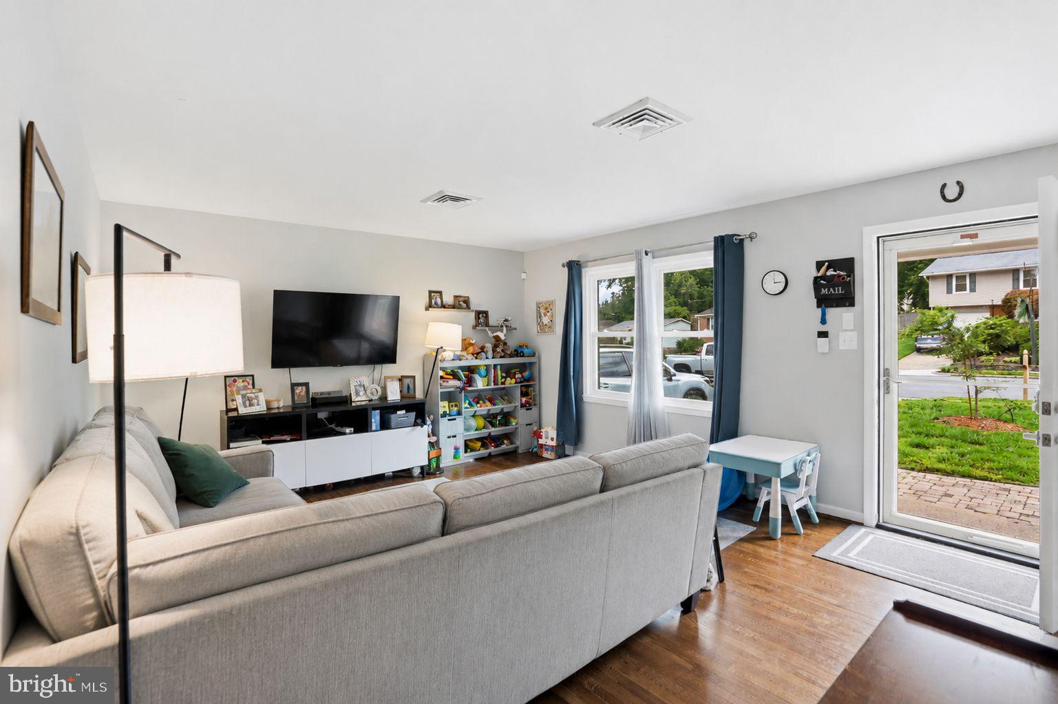 114 GOVERNORS DRIVE SW