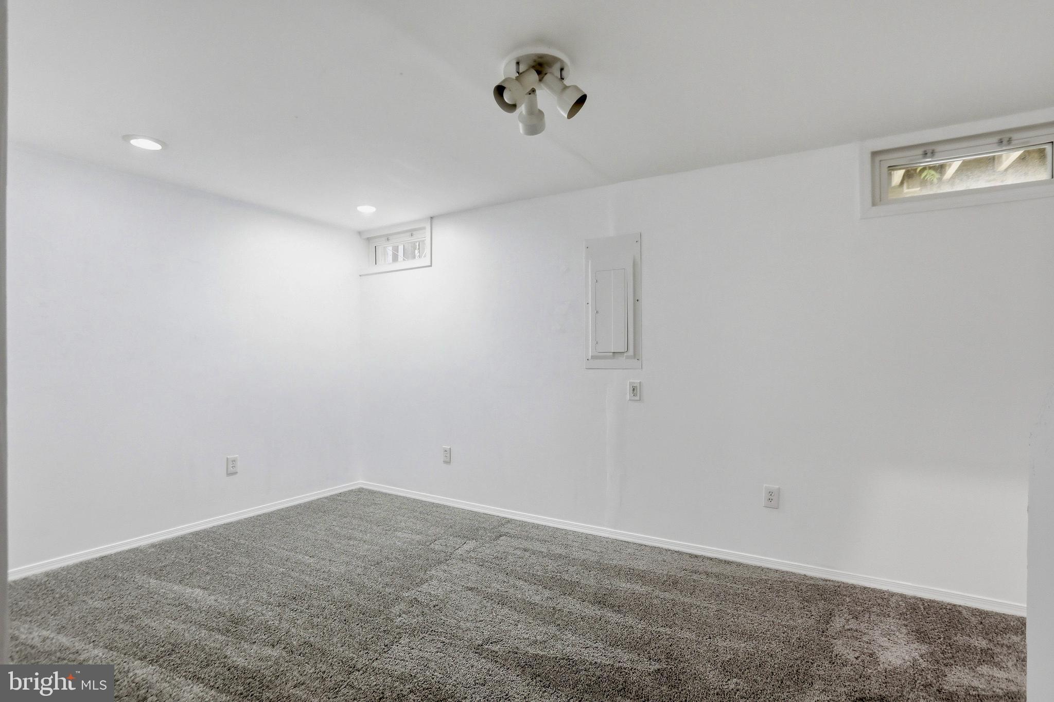 346 STABLE VIEW TERRACE NE