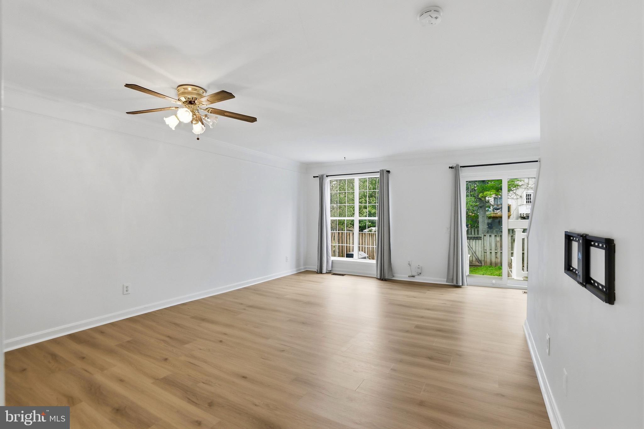 346 STABLE VIEW TERRACE NE