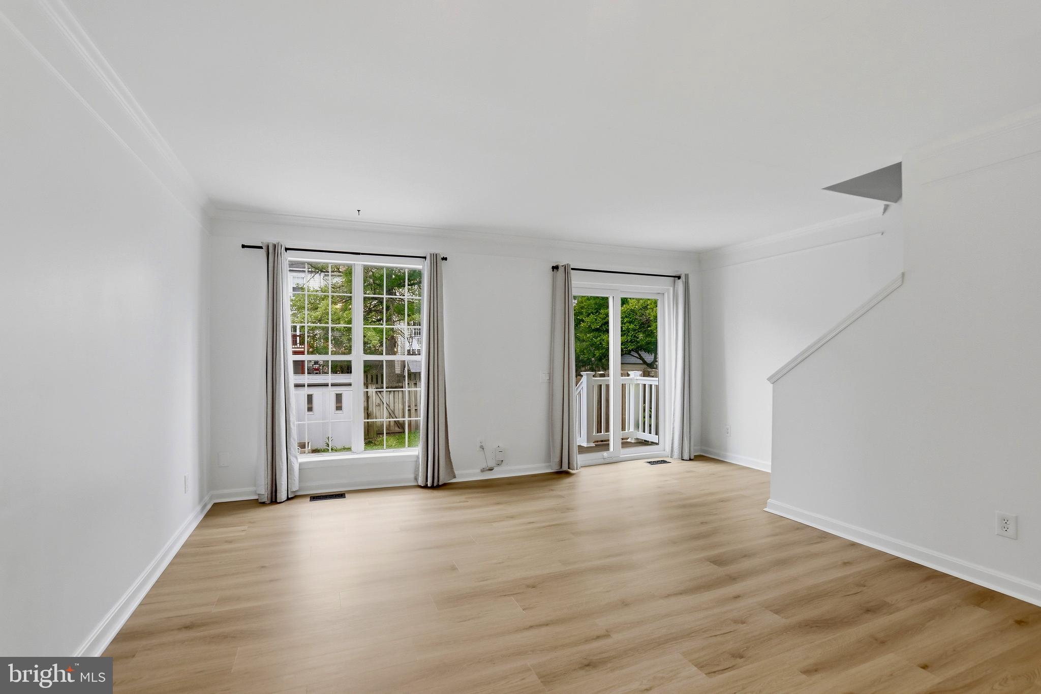 346 STABLE VIEW TERRACE NE