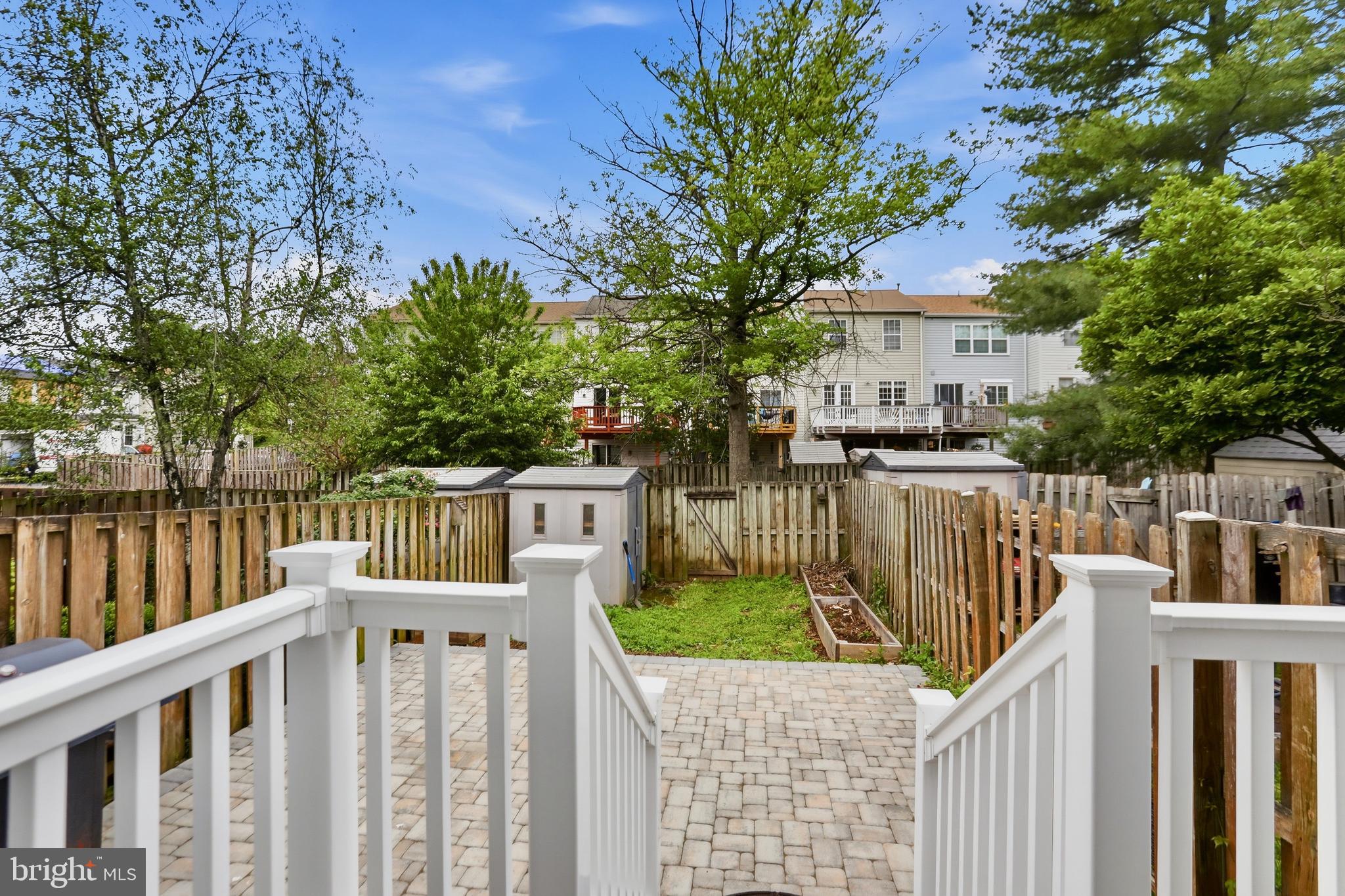 346 STABLE VIEW TERRACE NE