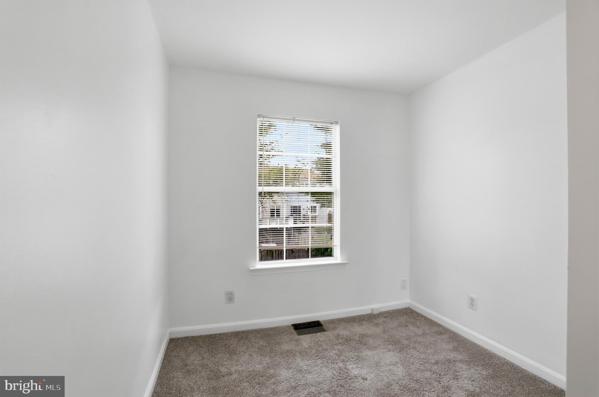 346 STABLE VIEW TERRACE NE