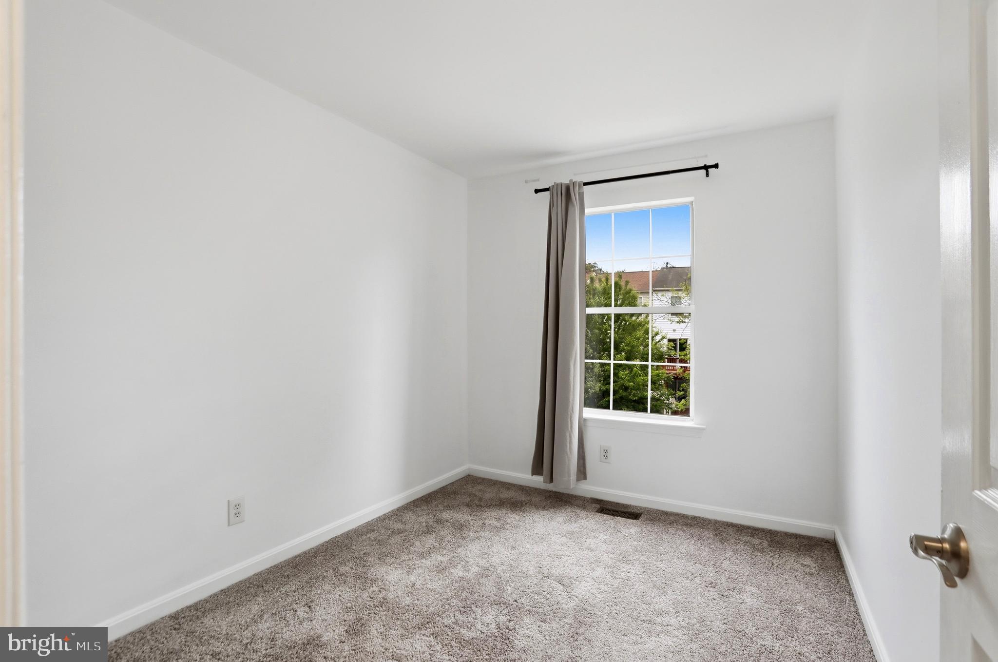 346 STABLE VIEW TERRACE NE