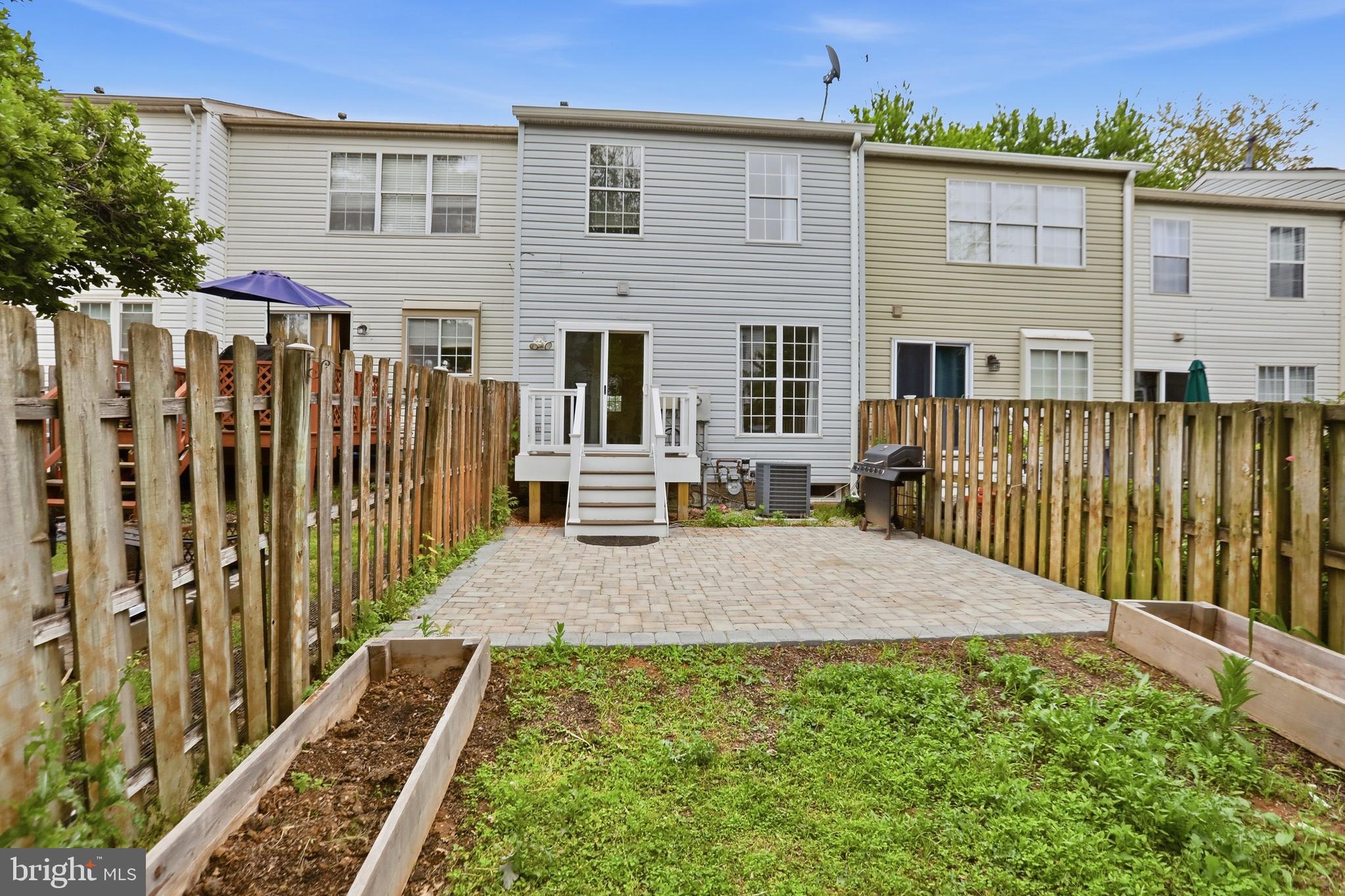 346 STABLE VIEW TERRACE NE