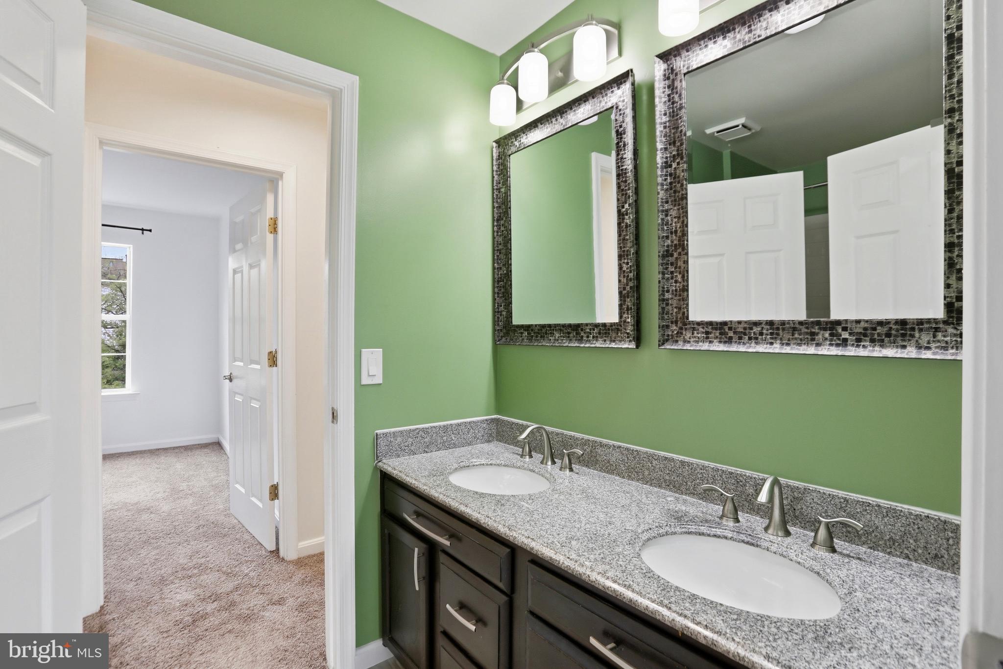 346 STABLE VIEW TERRACE NE