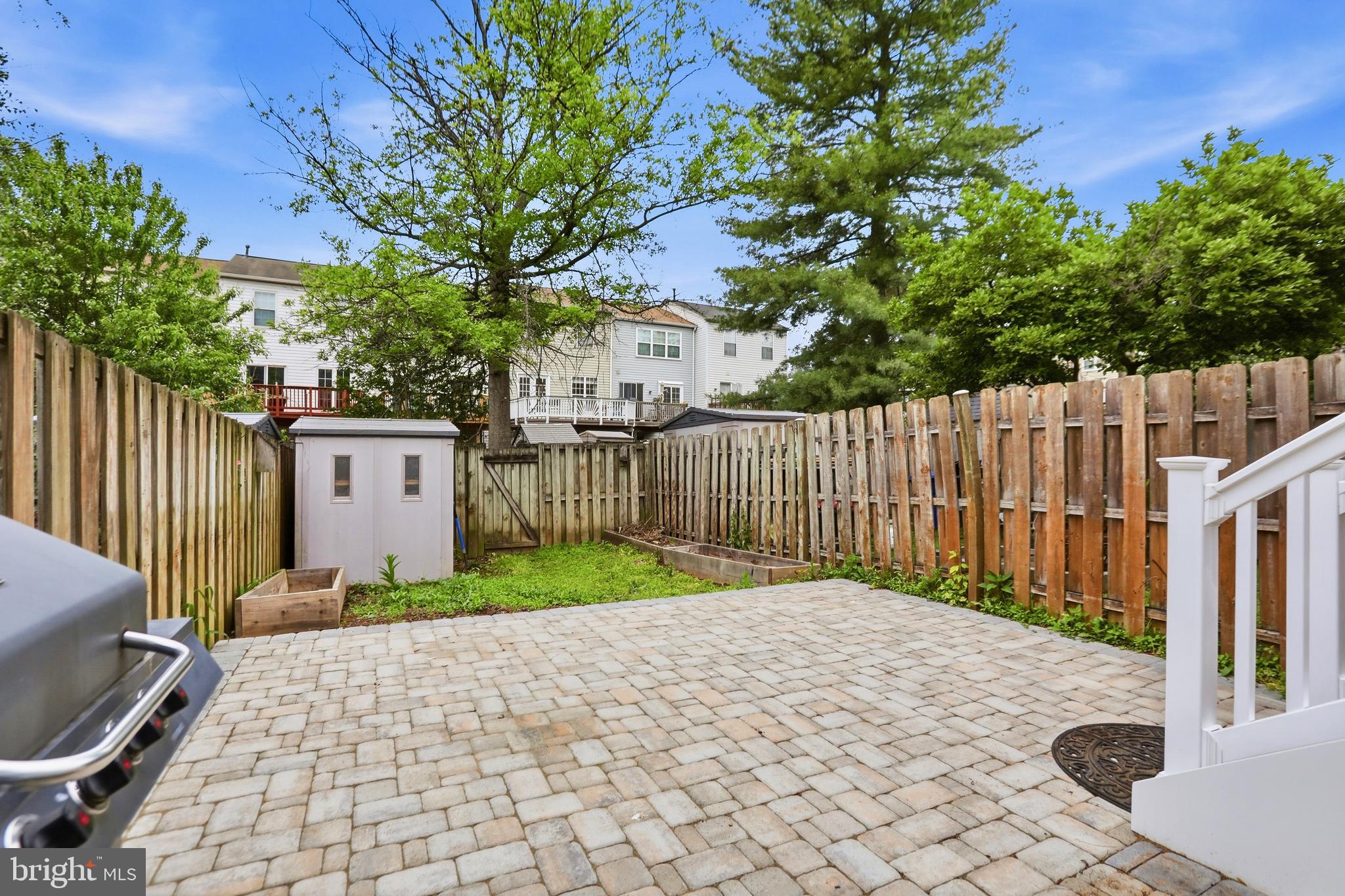 346 STABLE VIEW TERRACE NE