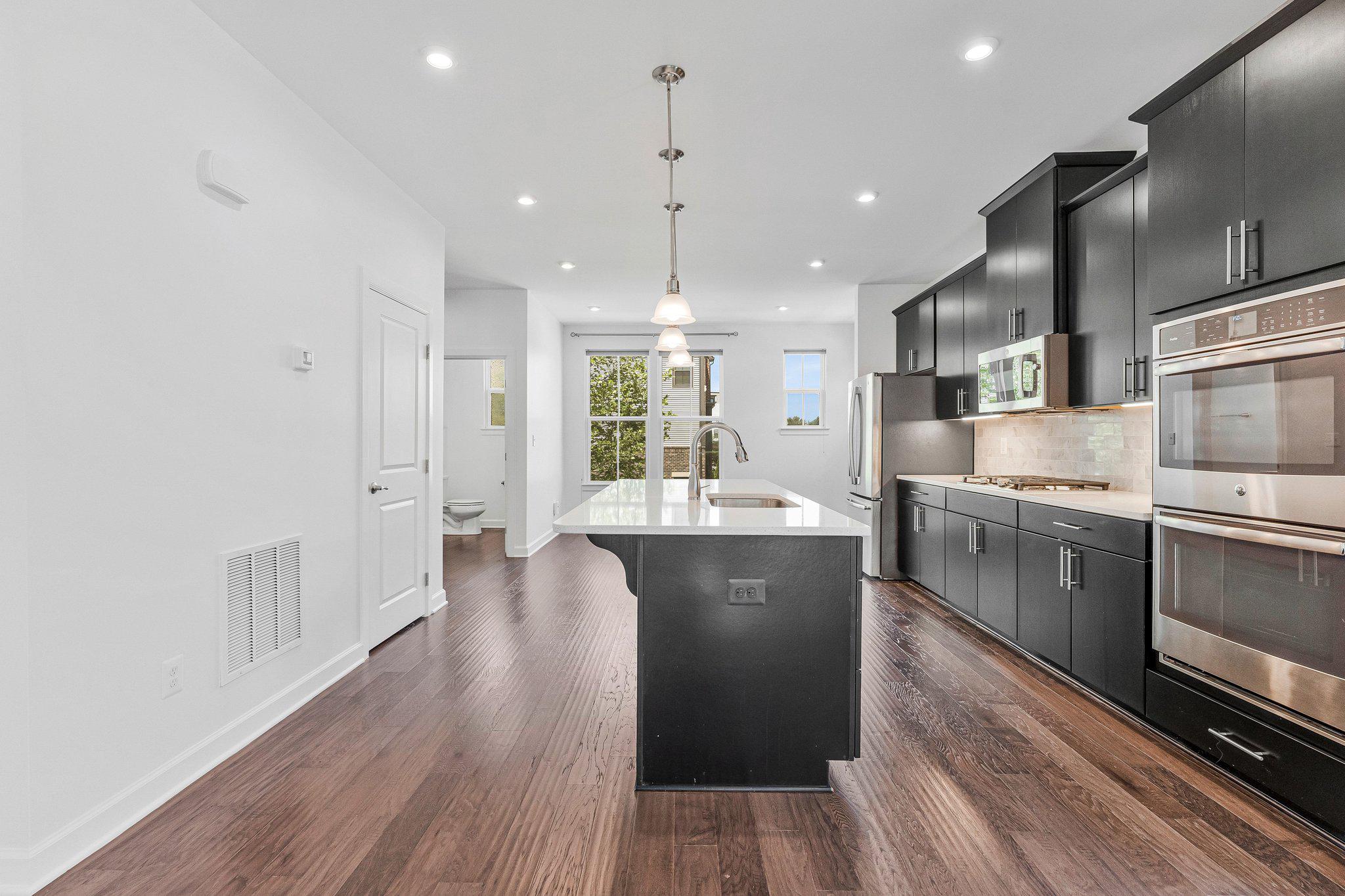 43509 APPLE ORCHARD SQUARE