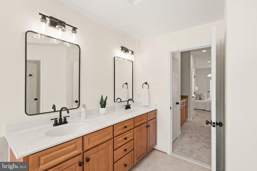 42465 REGAL WOOD DRIVE
