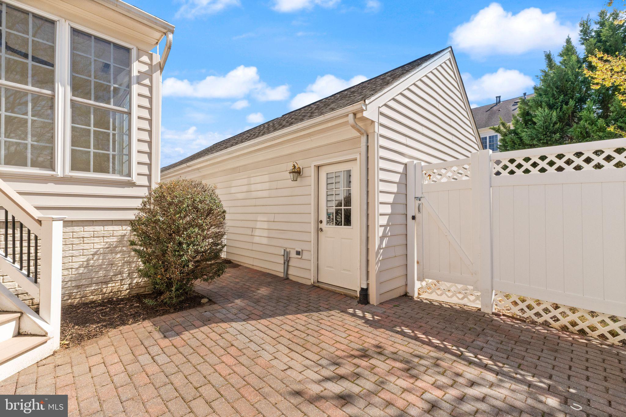 42465 REGAL WOOD DRIVE
