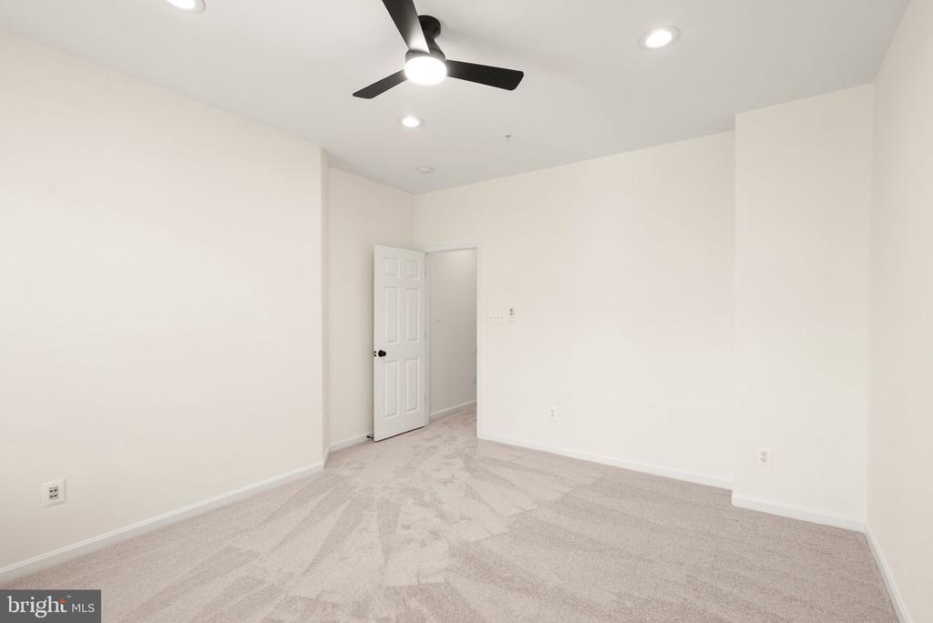 42465 REGAL WOOD DRIVE