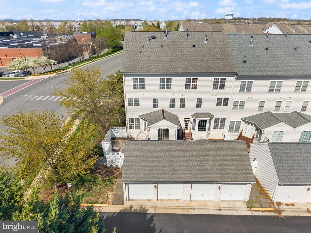 42465 REGAL WOOD DRIVE