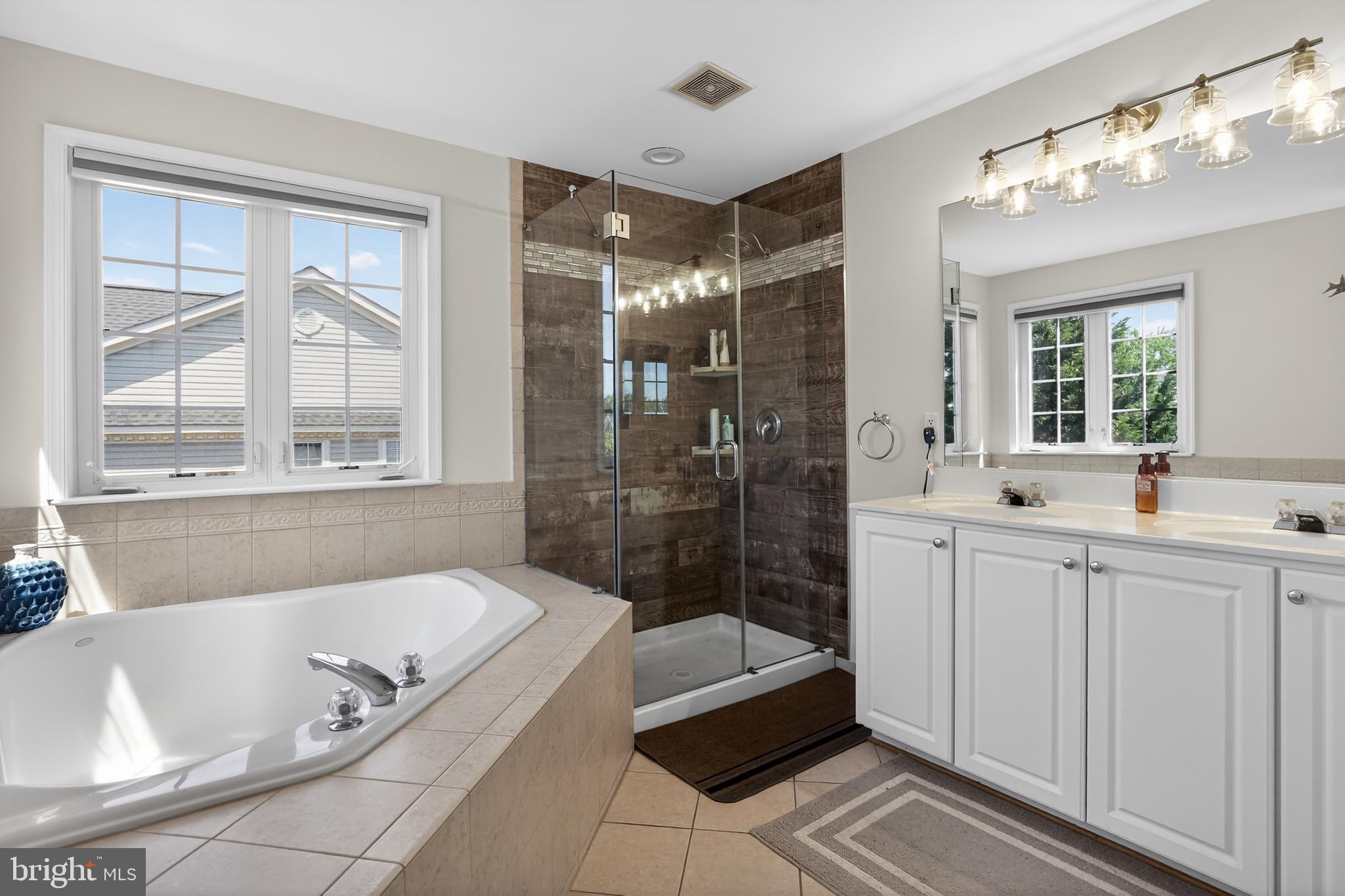 1225 CAMBRIA TERRACE NE