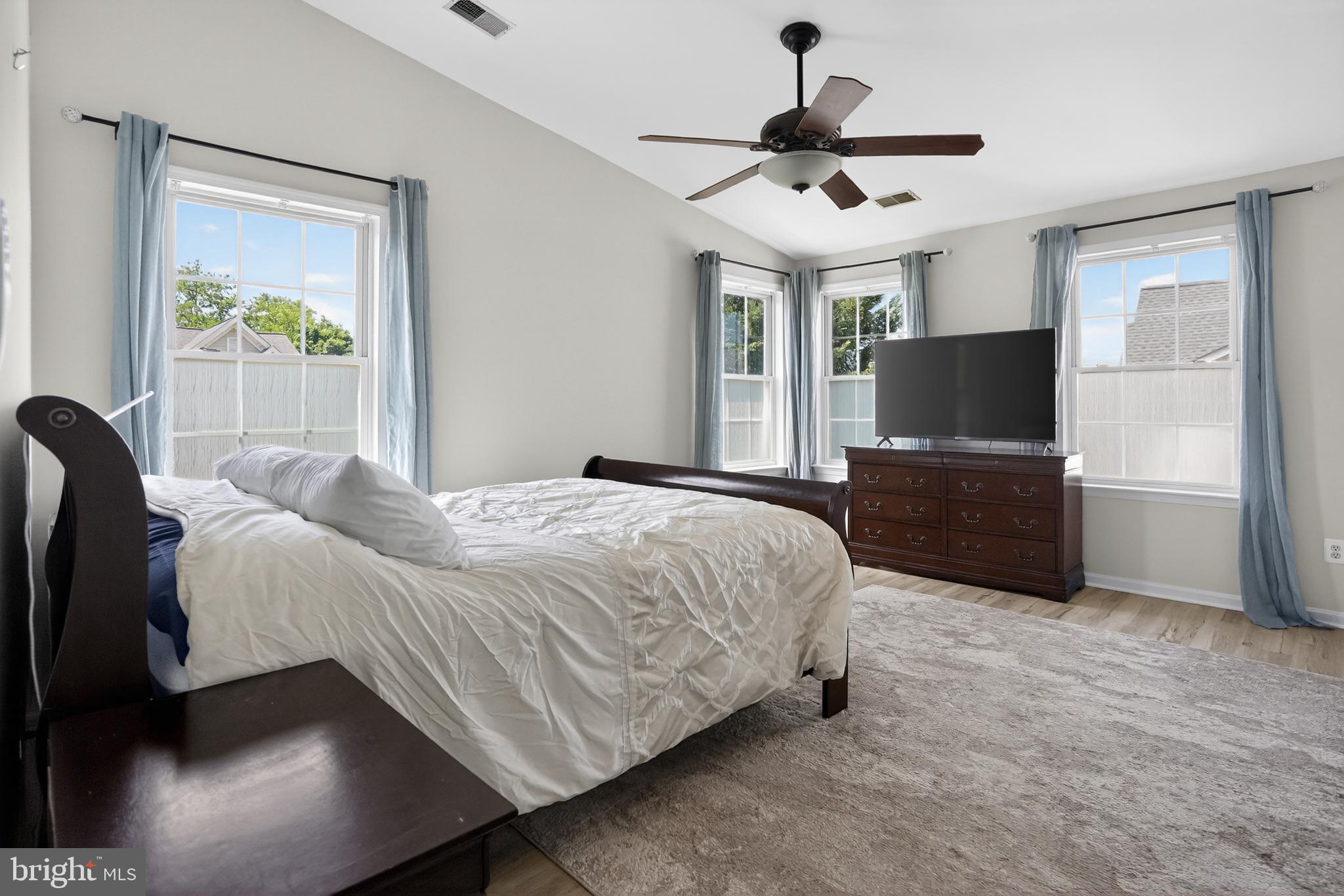1225 CAMBRIA TERRACE NE