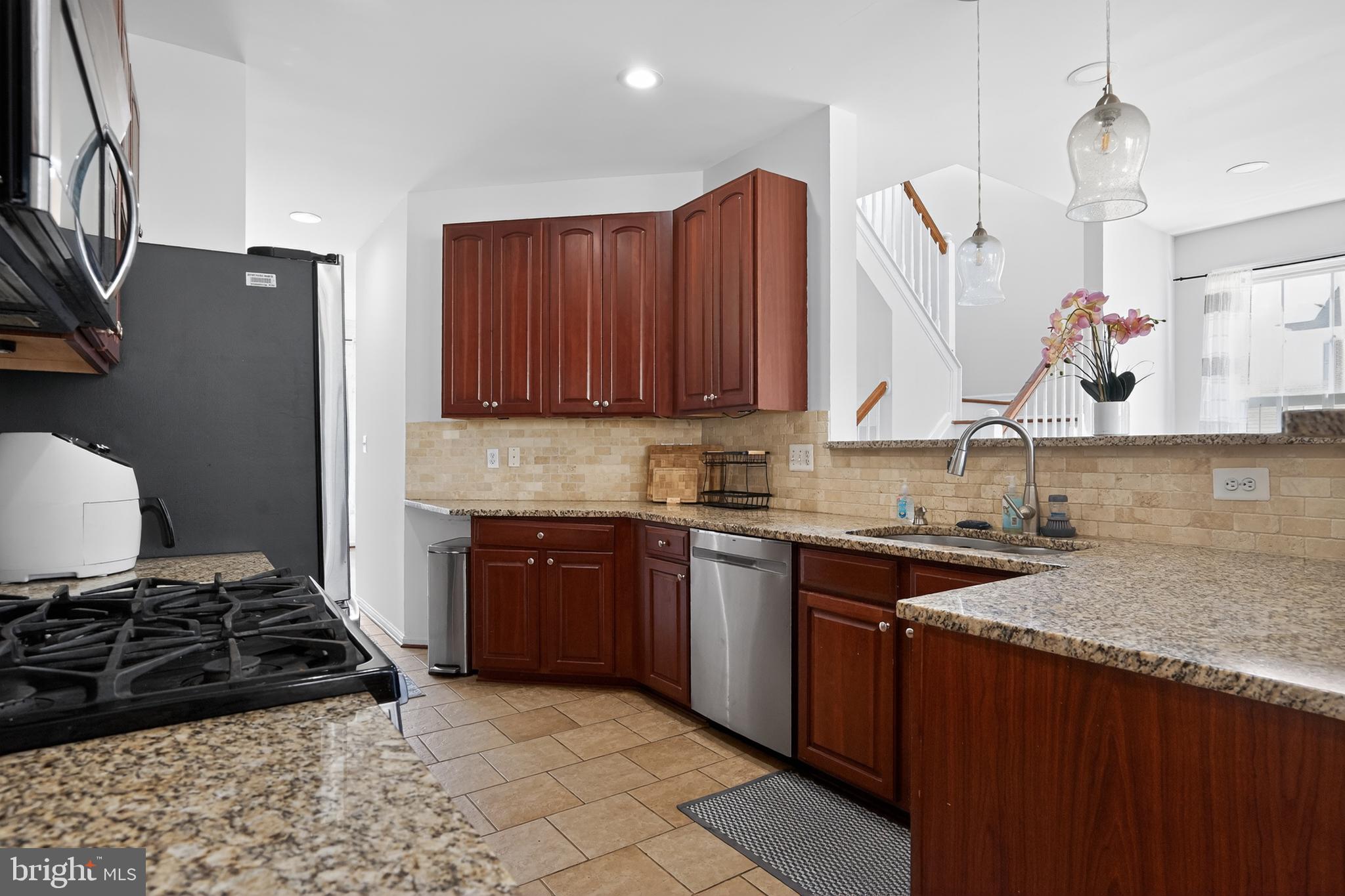 1225 CAMBRIA TERRACE NE