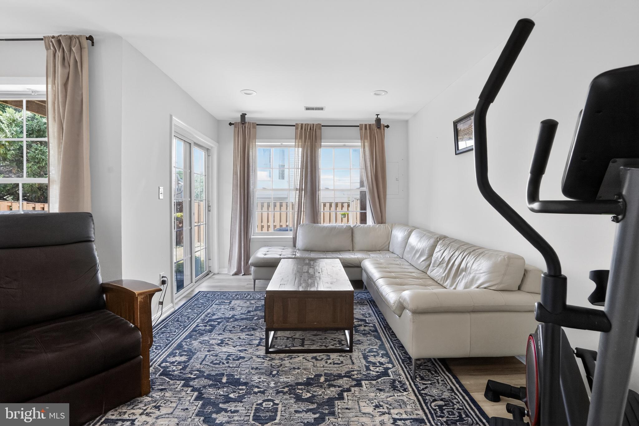 1225 CAMBRIA TERRACE NE