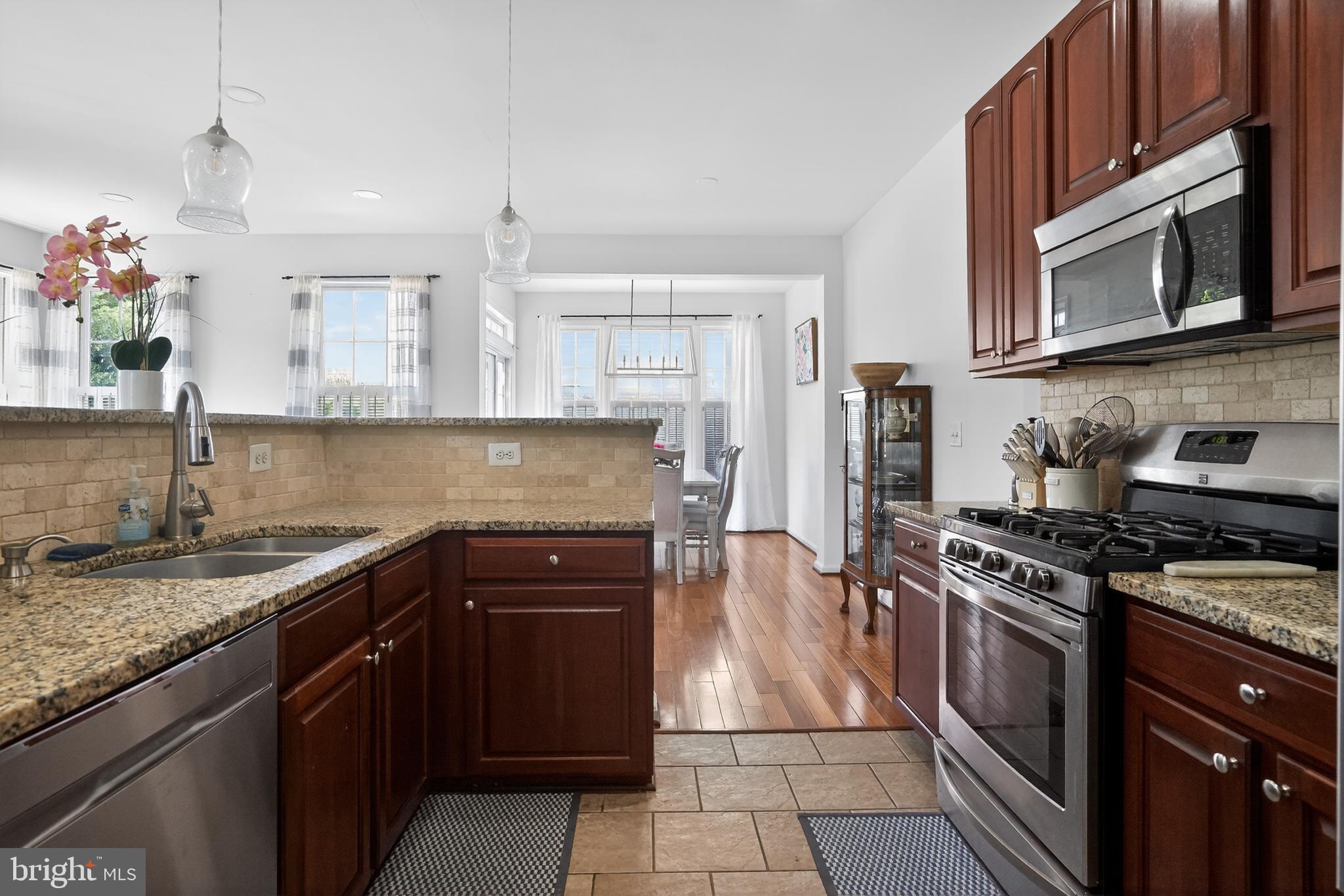 1225 CAMBRIA TERRACE NE