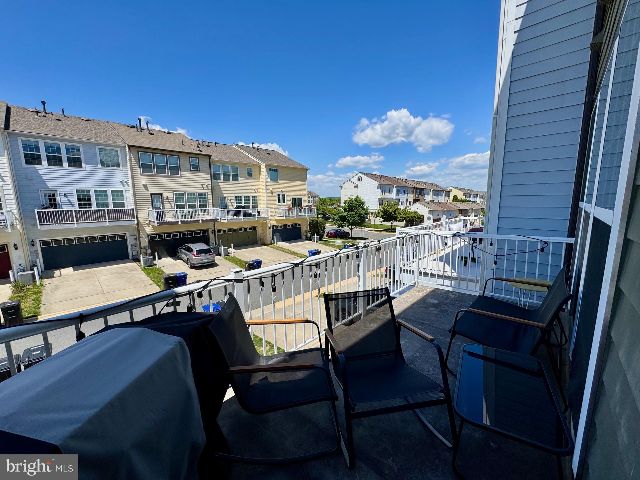 458 GLADE FERN TERRACE SE