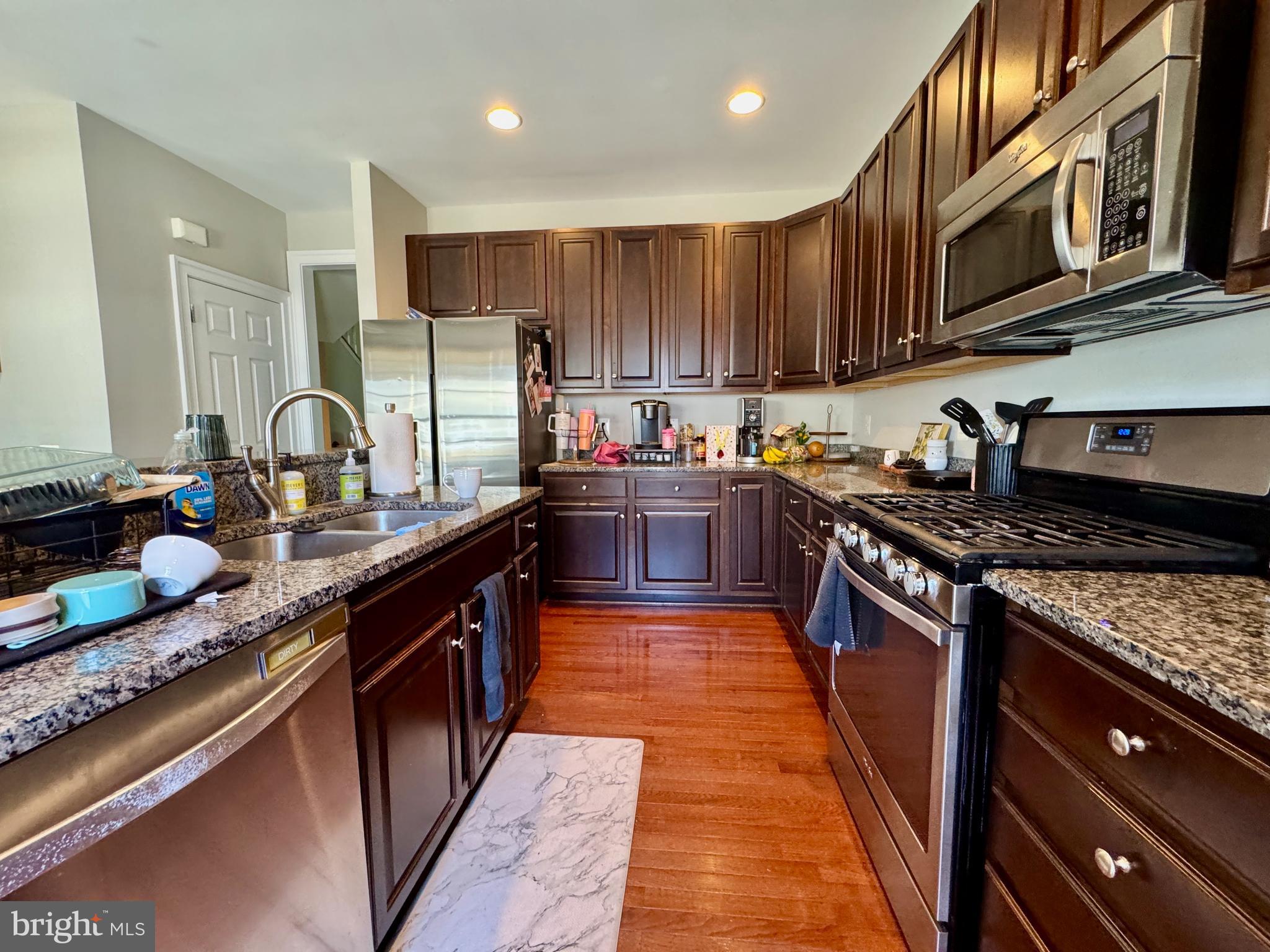 458 GLADE FERN TERRACE SE