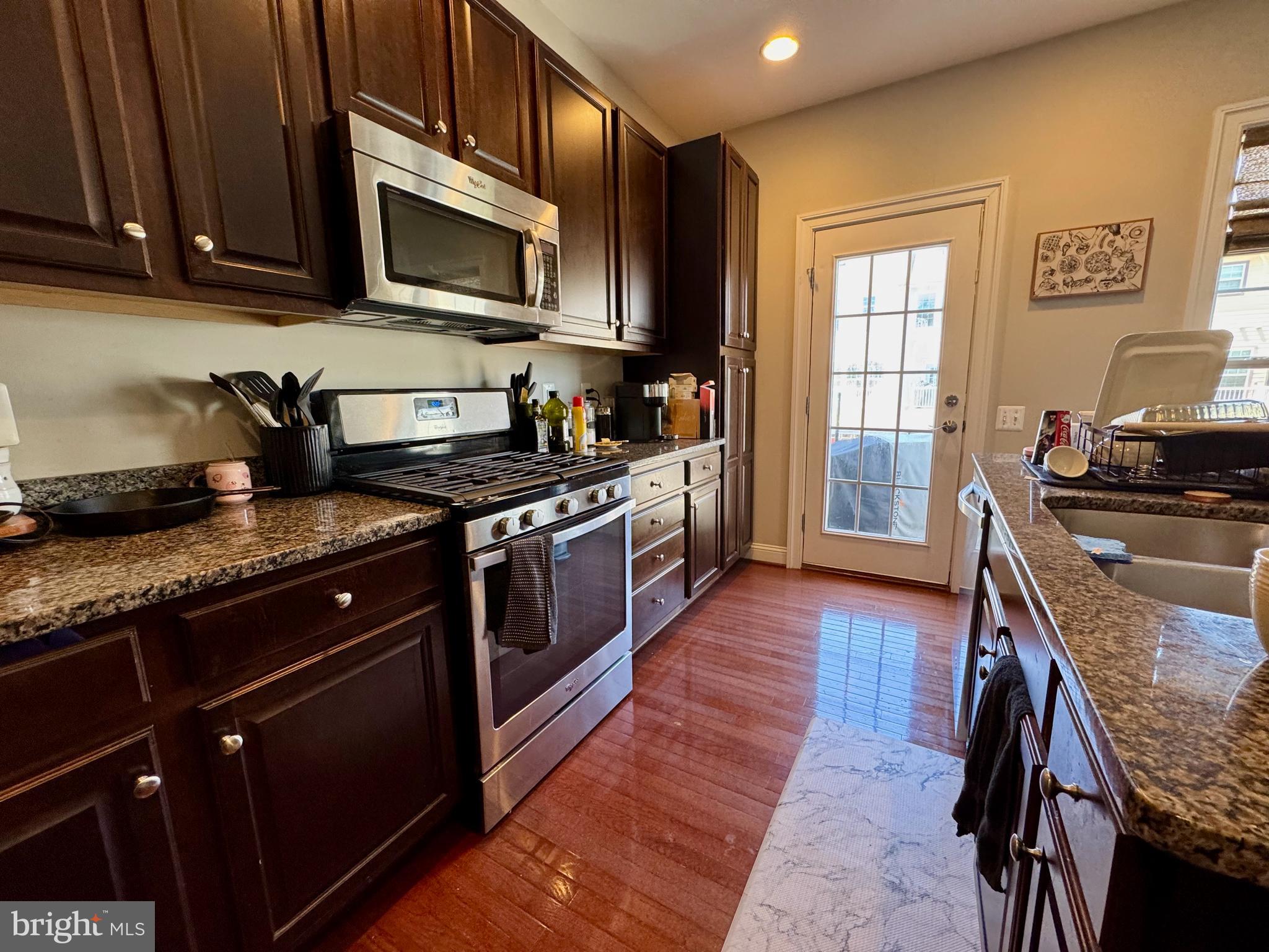 458 GLADE FERN TERRACE SE