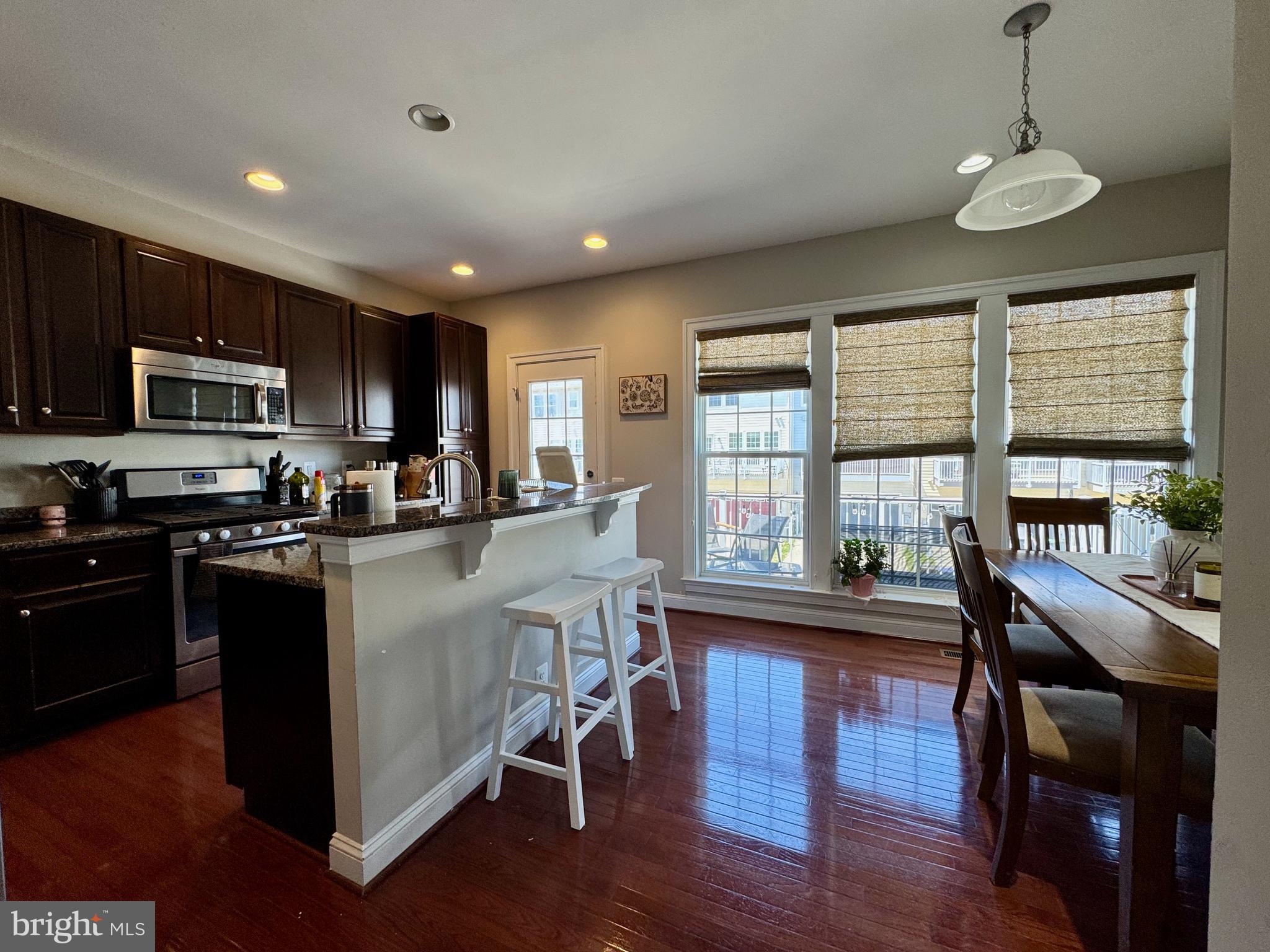 458 GLADE FERN TERRACE SE